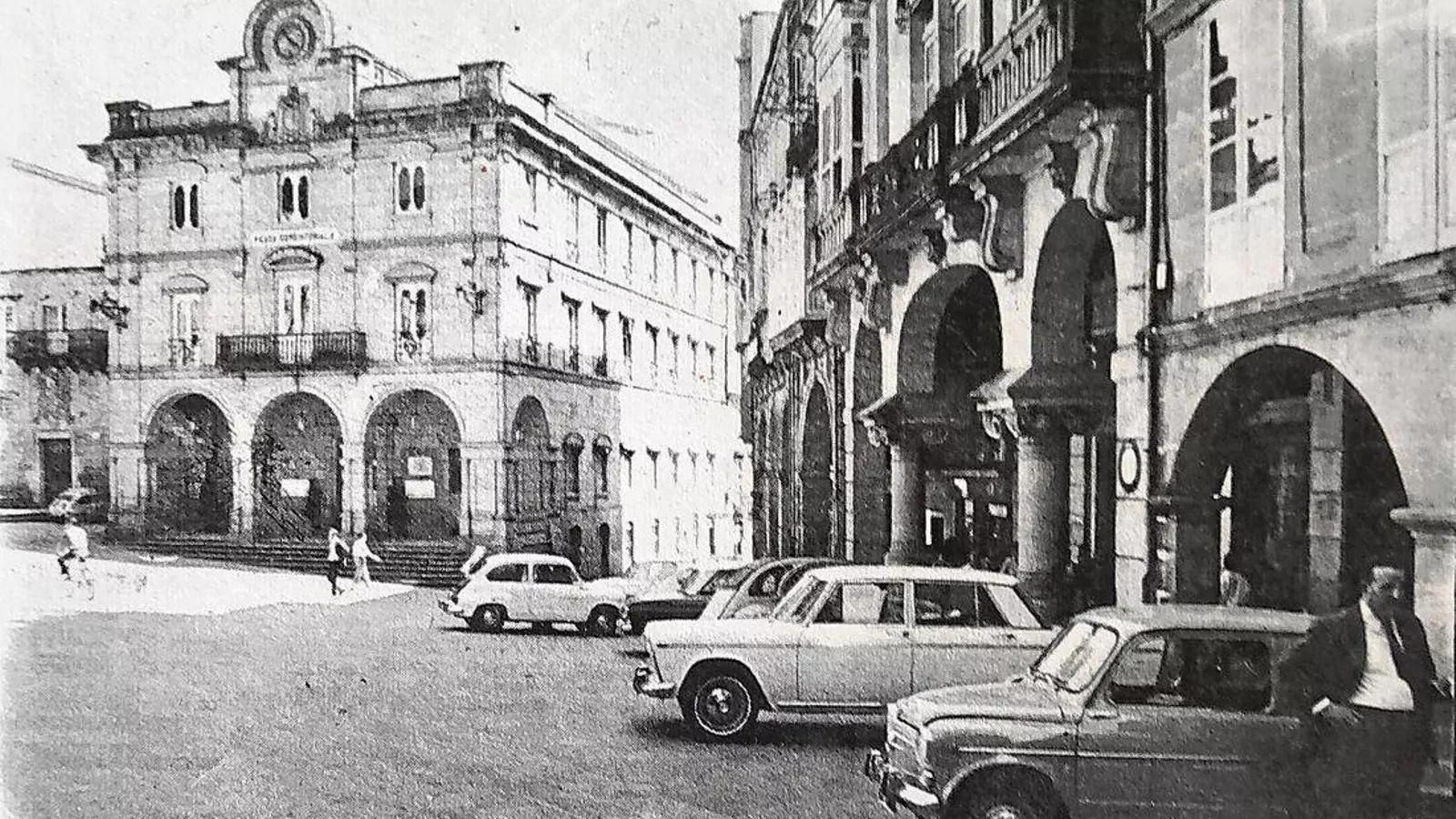 La Plaza Mayor estrena zona azul, en 1970.