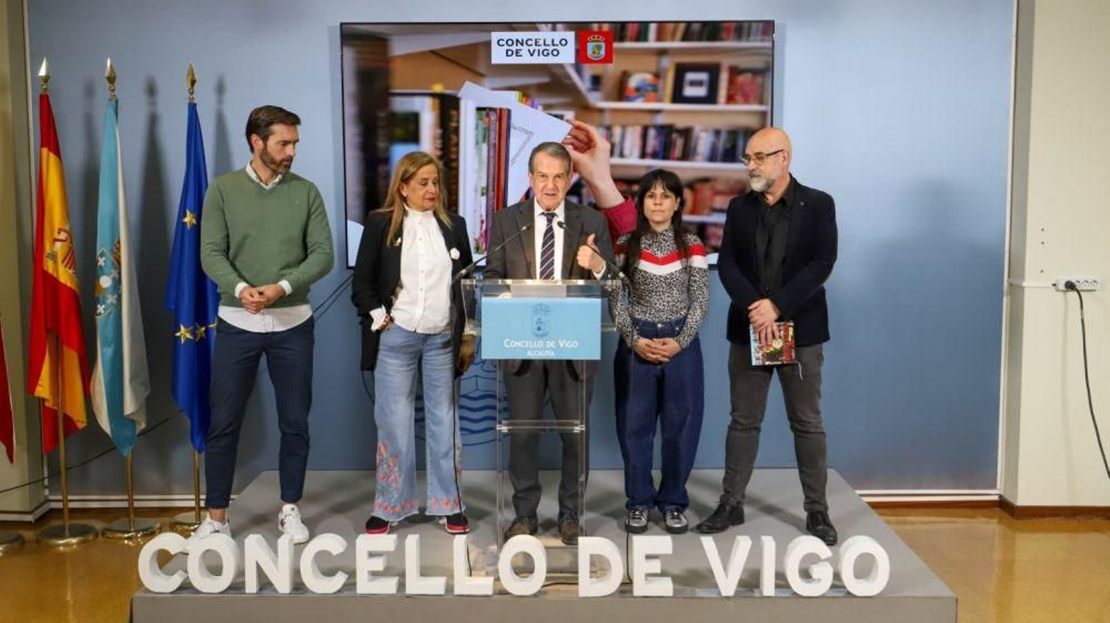 Gorka Gómez, Carmela Silva, Abel Caballero, Silvia Penas y Francisco Castro.