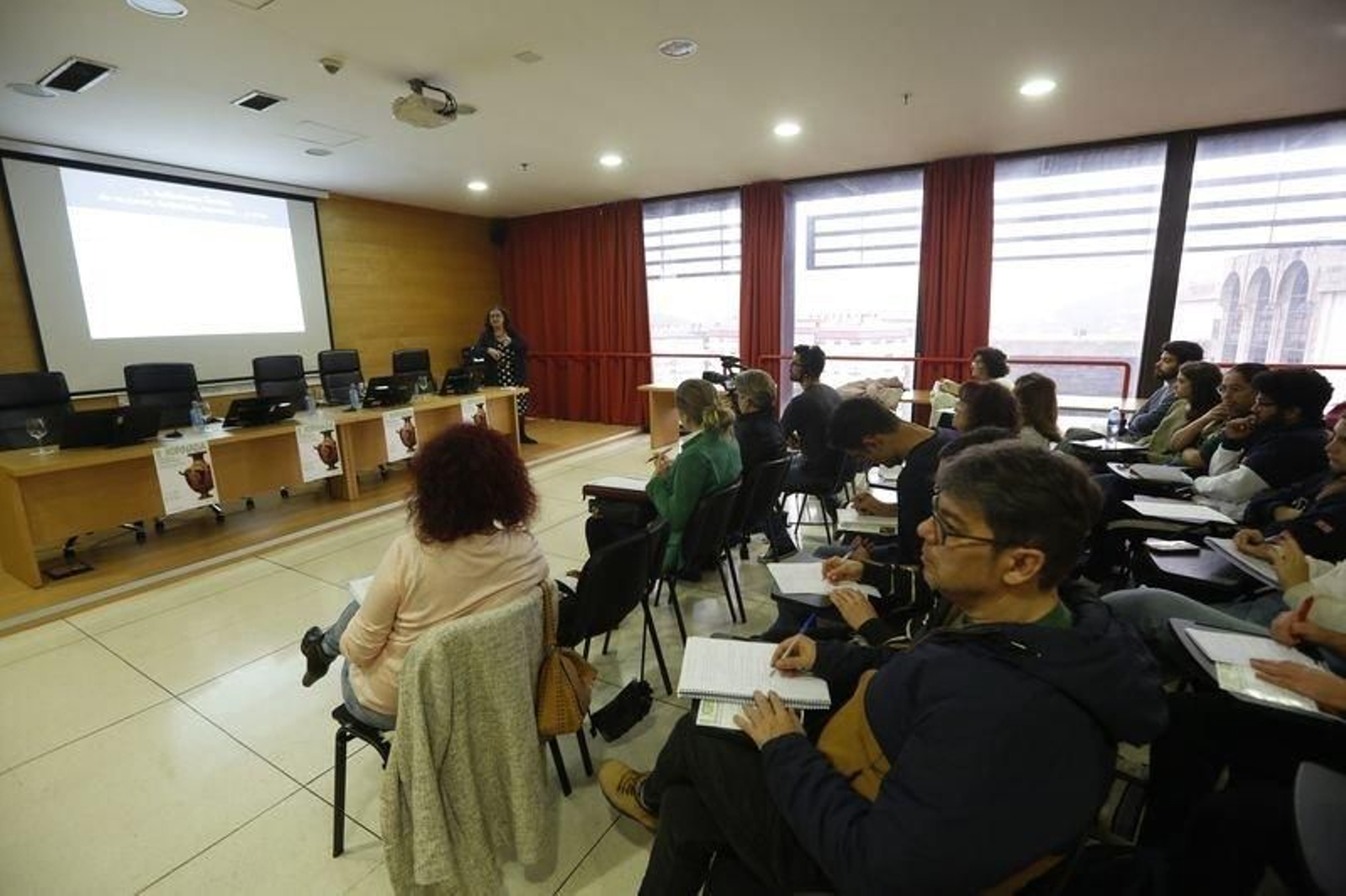 Jornadas sobre la situación de las mujeres en la antigüedad, ayer en el Campus. ()XESÚS FARIÑAS