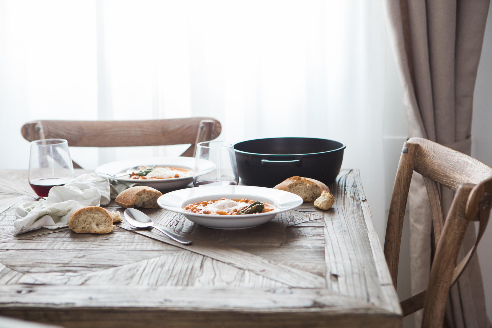 Comida en la mesa (UNSPLASH).