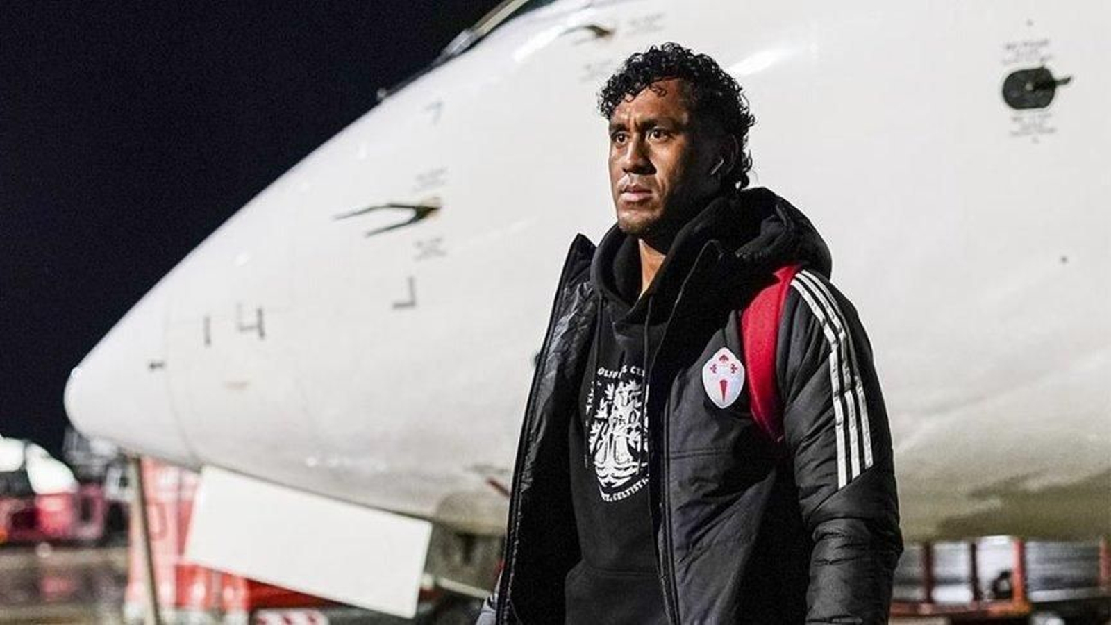 Renato Tapia sigue ocupando una plaza de no comunitario, aunque a su llegada se esperaba la nacionalización neerlandesa.