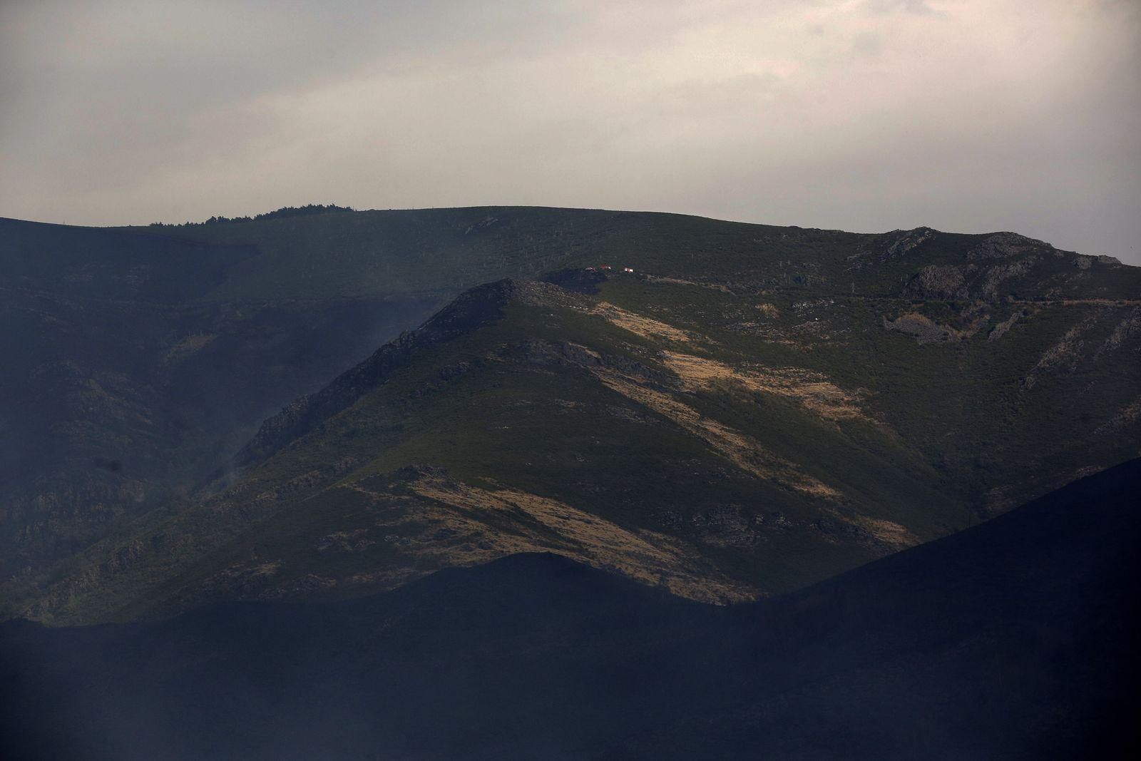 Incendio en Rebordechao, Vilar de Barrio. (Foto: Xesús Fariñas)