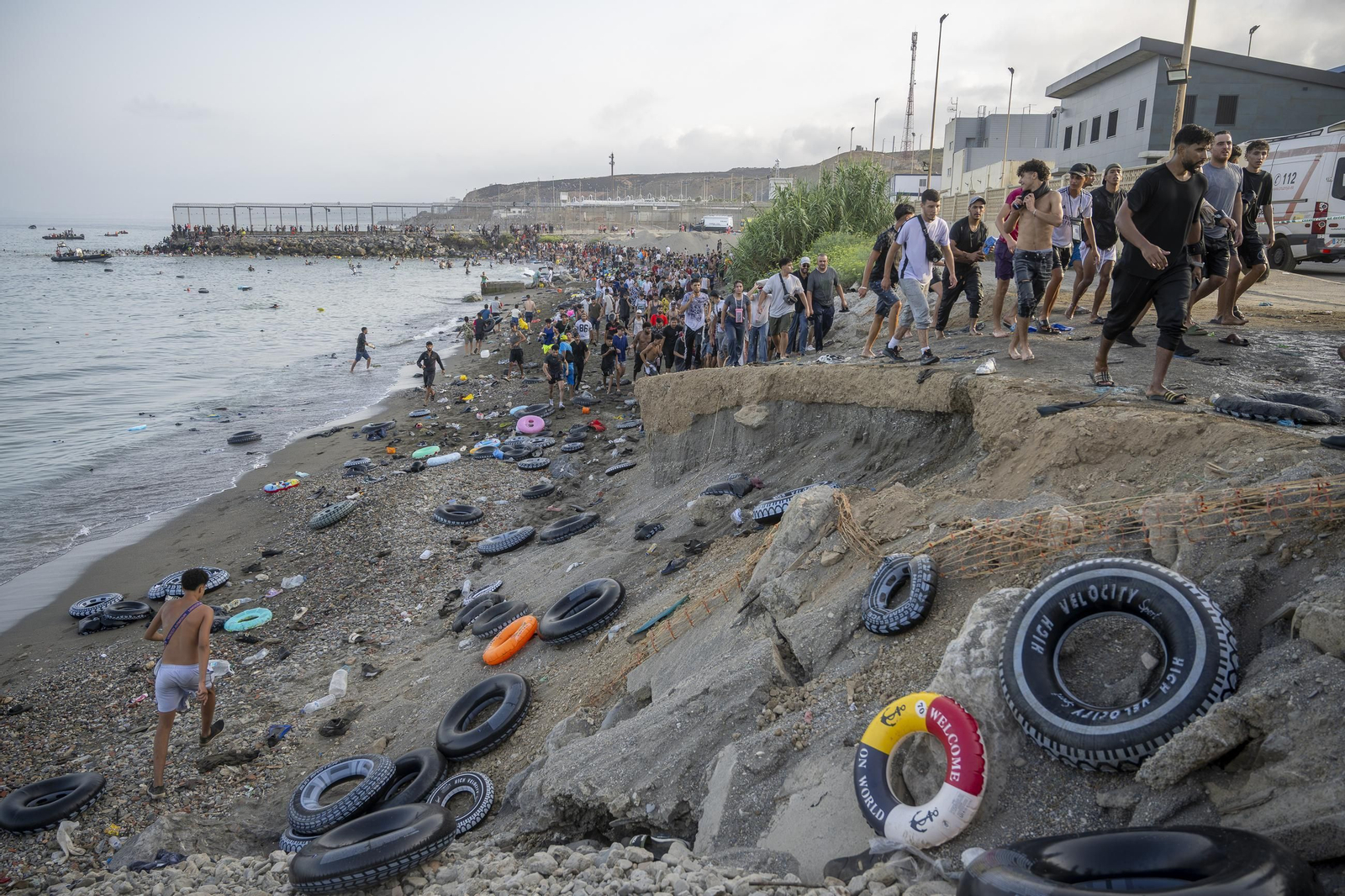 Galería | Llegada masiva de inmigrantes a Ceuta desde Marruecos