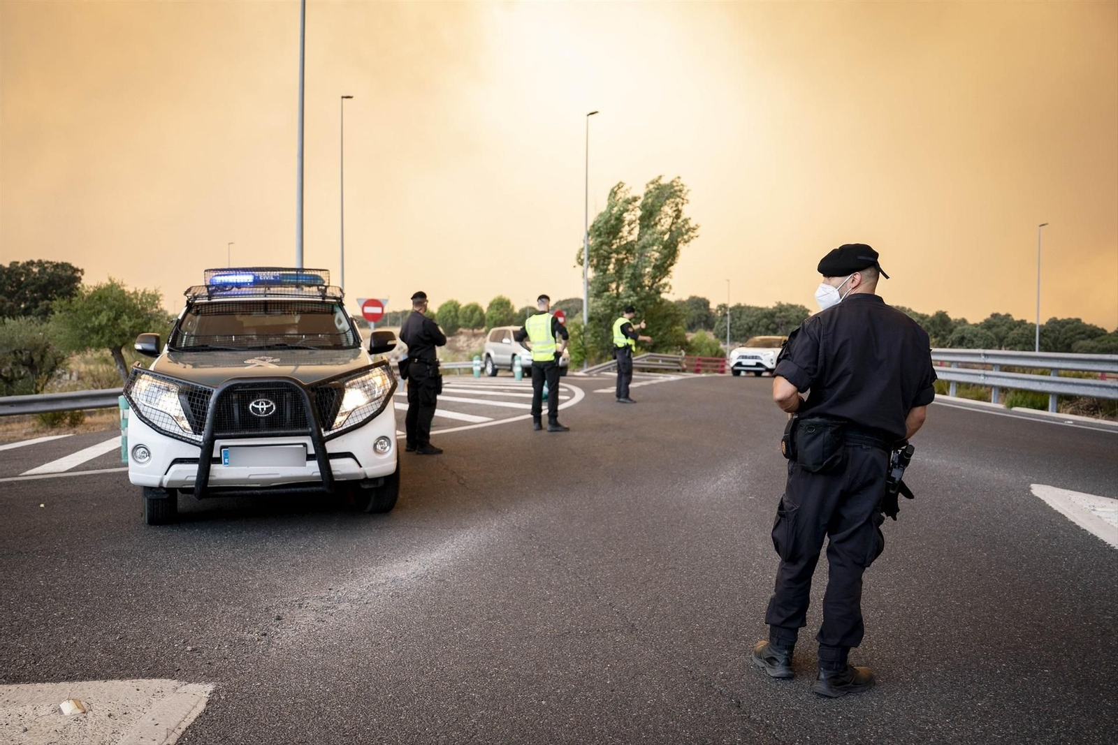 Galería | Madrid vive el incendio forestal más grande de su historia bajo un gran manto de humo
