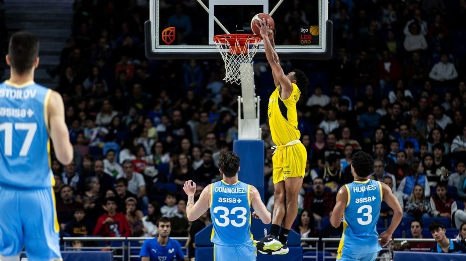 Crouch machaca en el encuentro frente al Estudiantes.