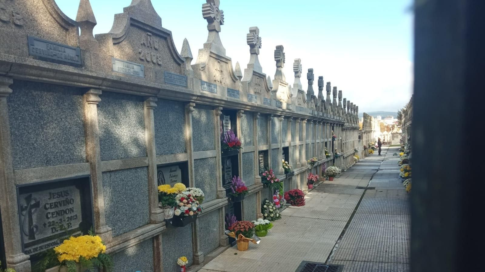 Cementerio de Carballiño en el Día de Todos los Santos. // S.P.