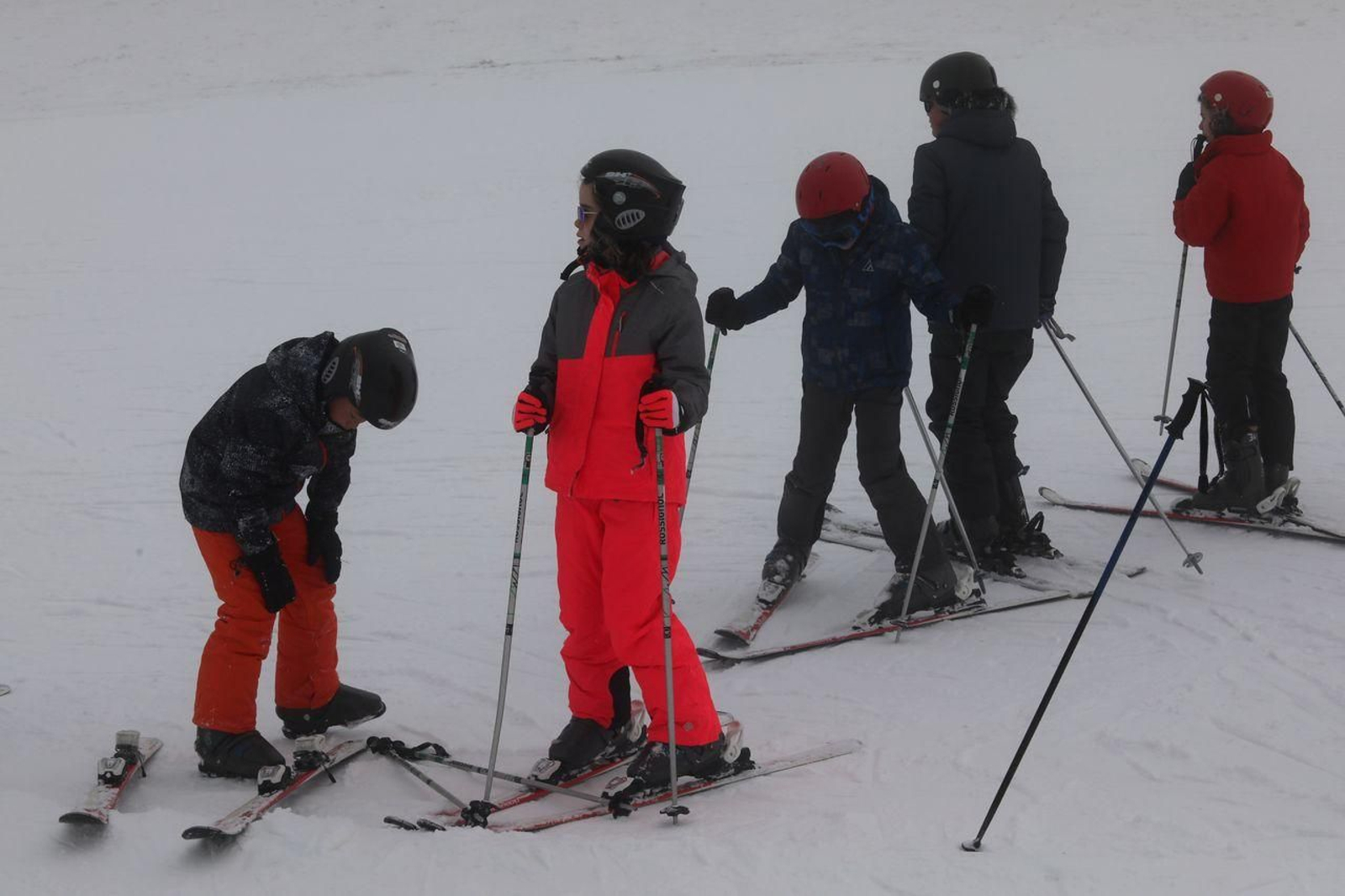 Jornada de esquí en la nieve (Foto: José Paz)