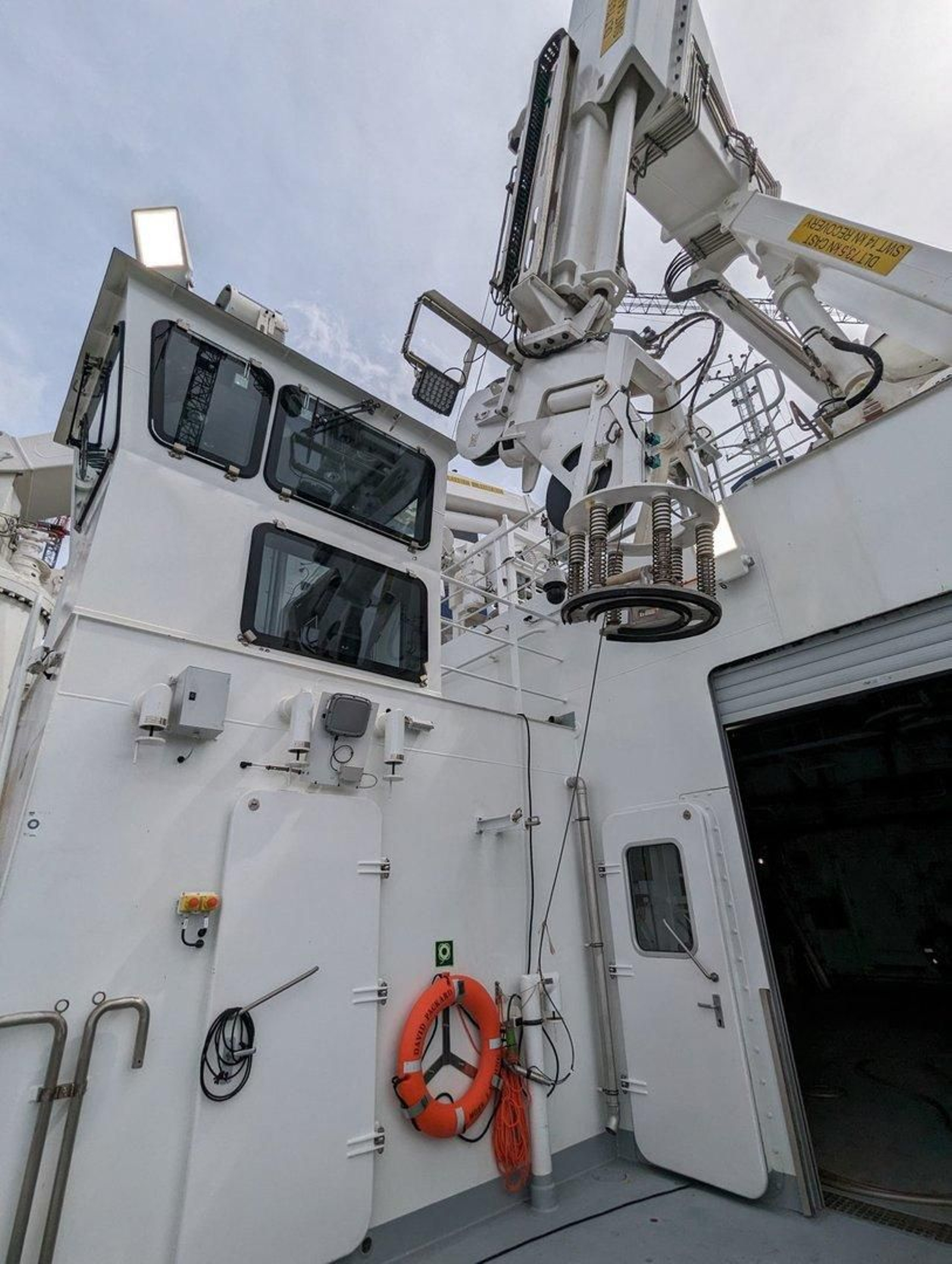 Buque David Packard. // GLOSTEN