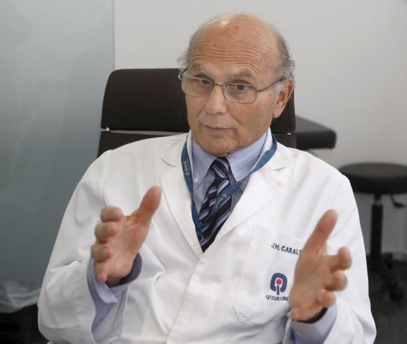 El cirujano cardíaco Josep Maria Caralps coordinó el equipo. (Foto: Toni Garriga)