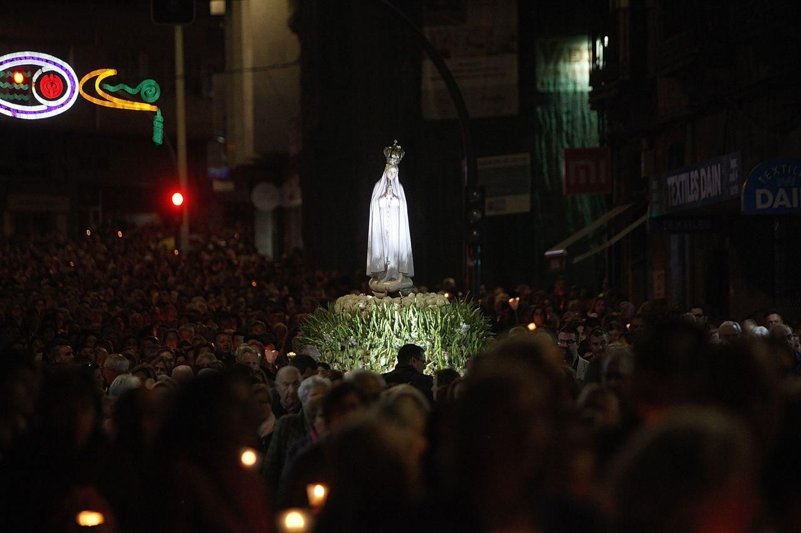 Paso de la Procesión de la Virgen de Fátima