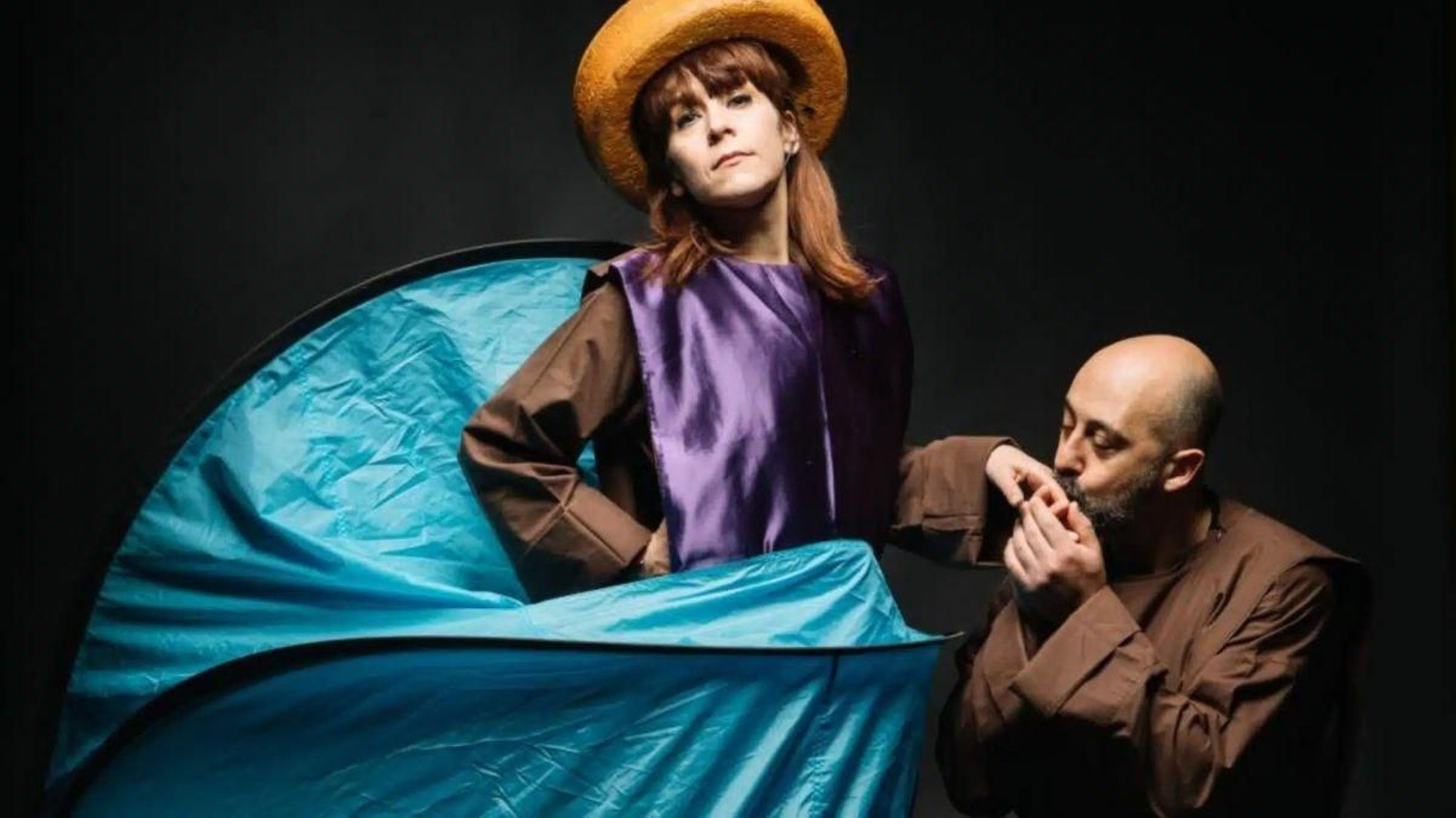 Isabel Risco y Fran Rei en la obra "Dous no camiño".