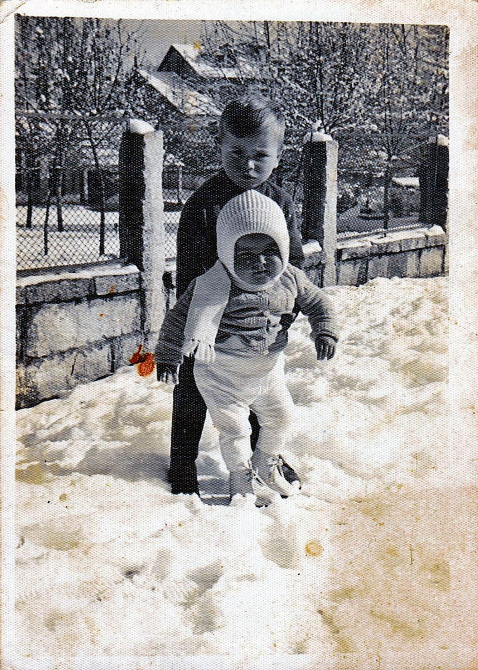 Nieve en el jardín maternal. Foto de Lorenzo Ferreiro.