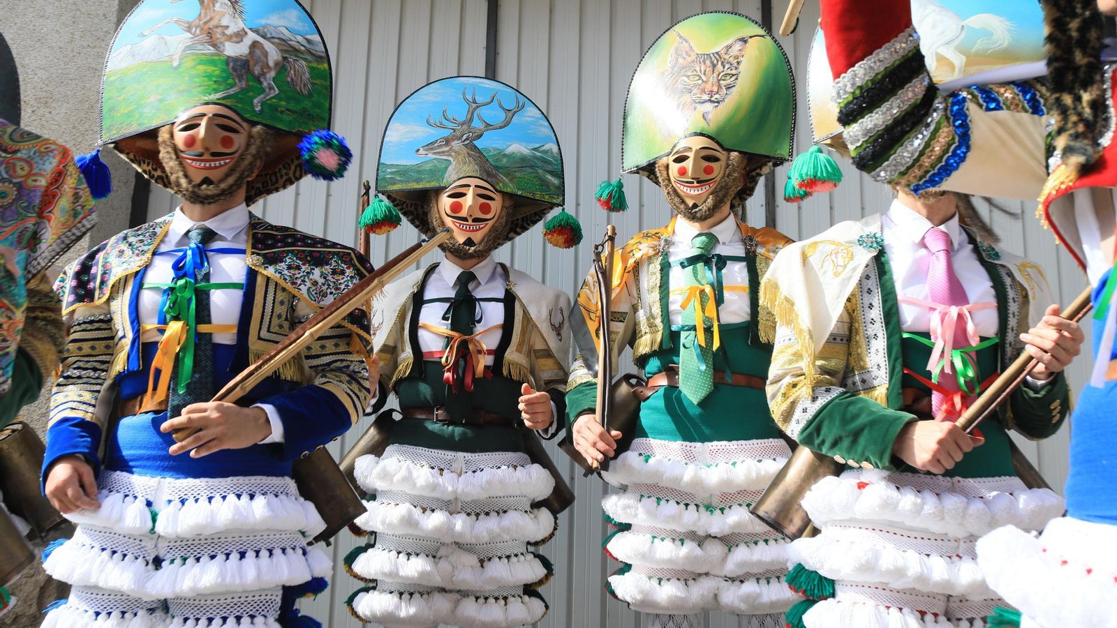 El rey Peliqueiro impone en Laza su ley.