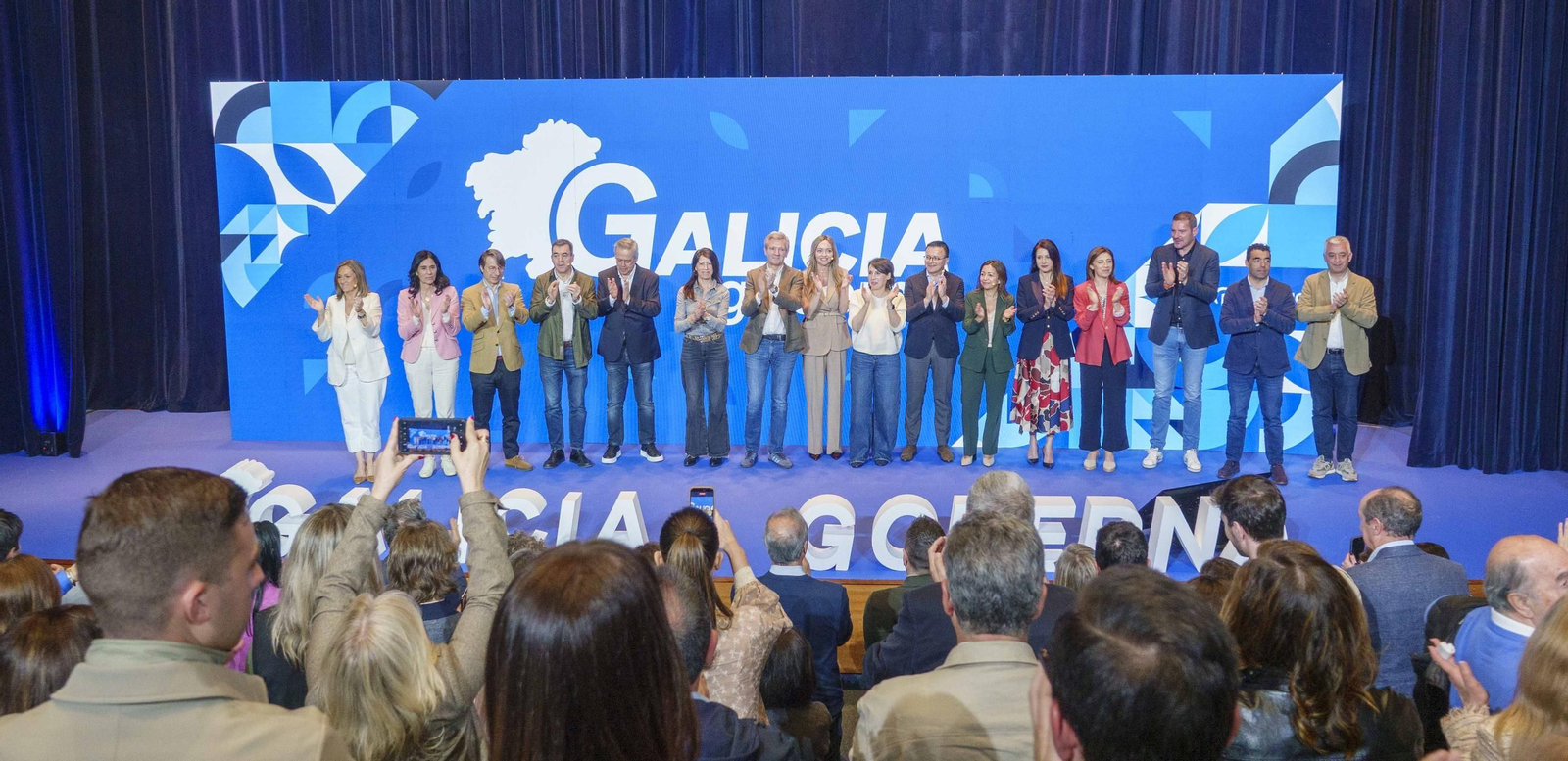 Galería | Rueda lidera el acto del PPdeG en Vigo y hace balance del mandato