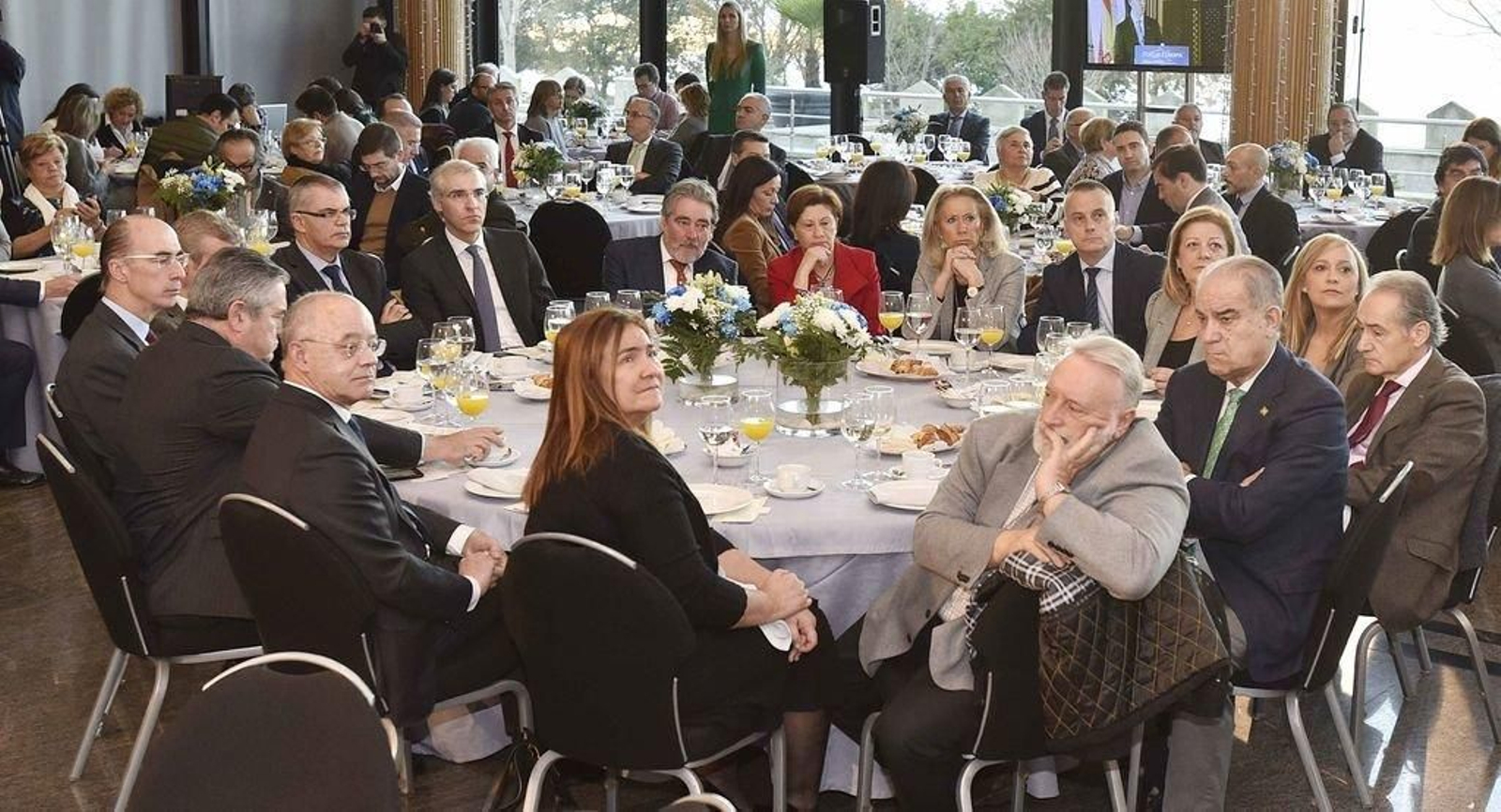 Algunos de los invitados al desayuno de Forum Europa.