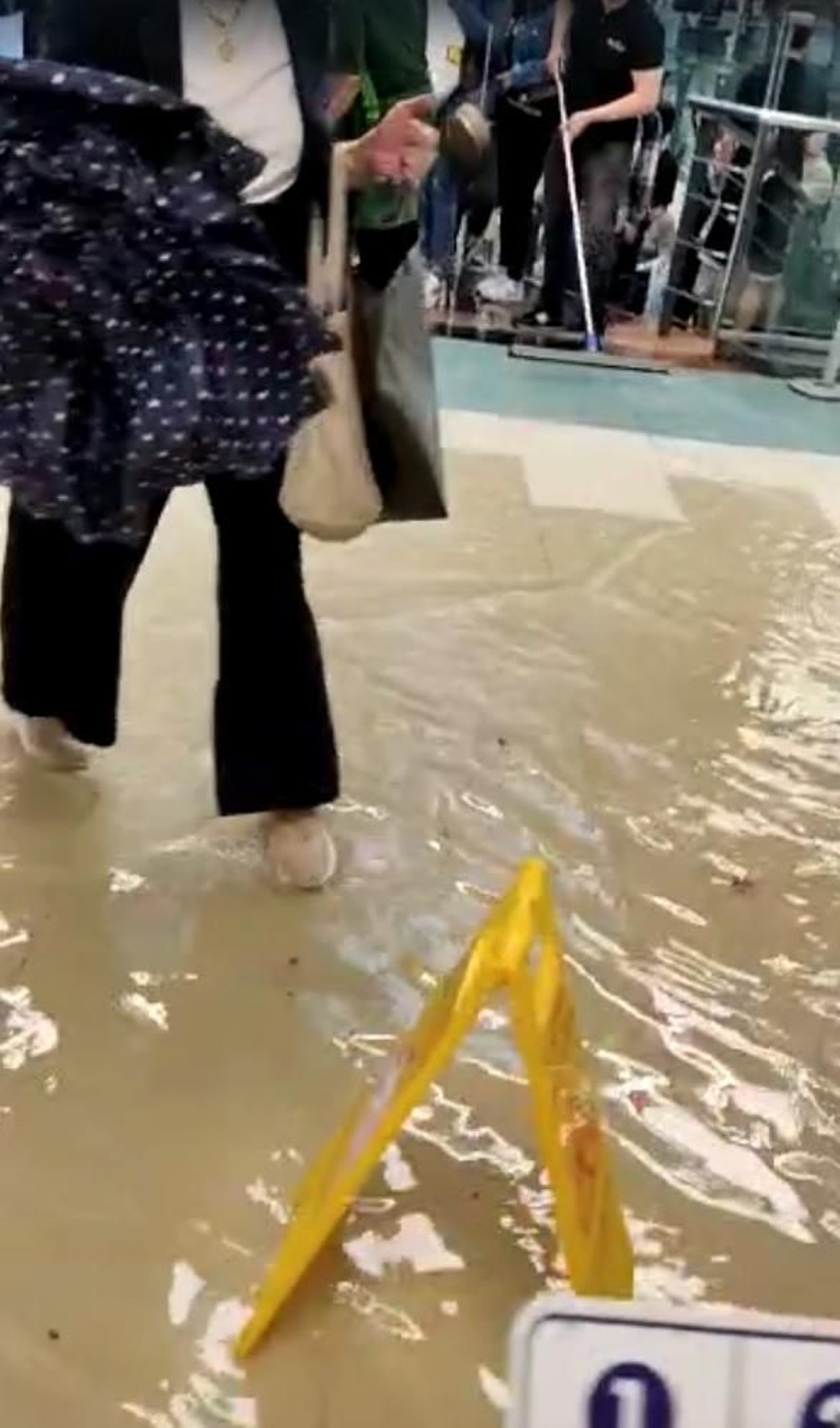 El Ponte Vella, anegado.