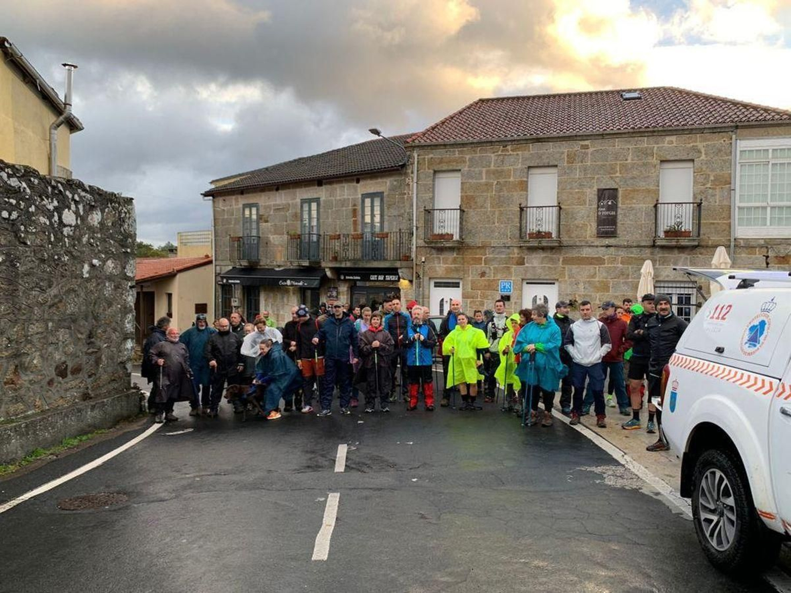 Participantes en la “andaina da castaña”.
