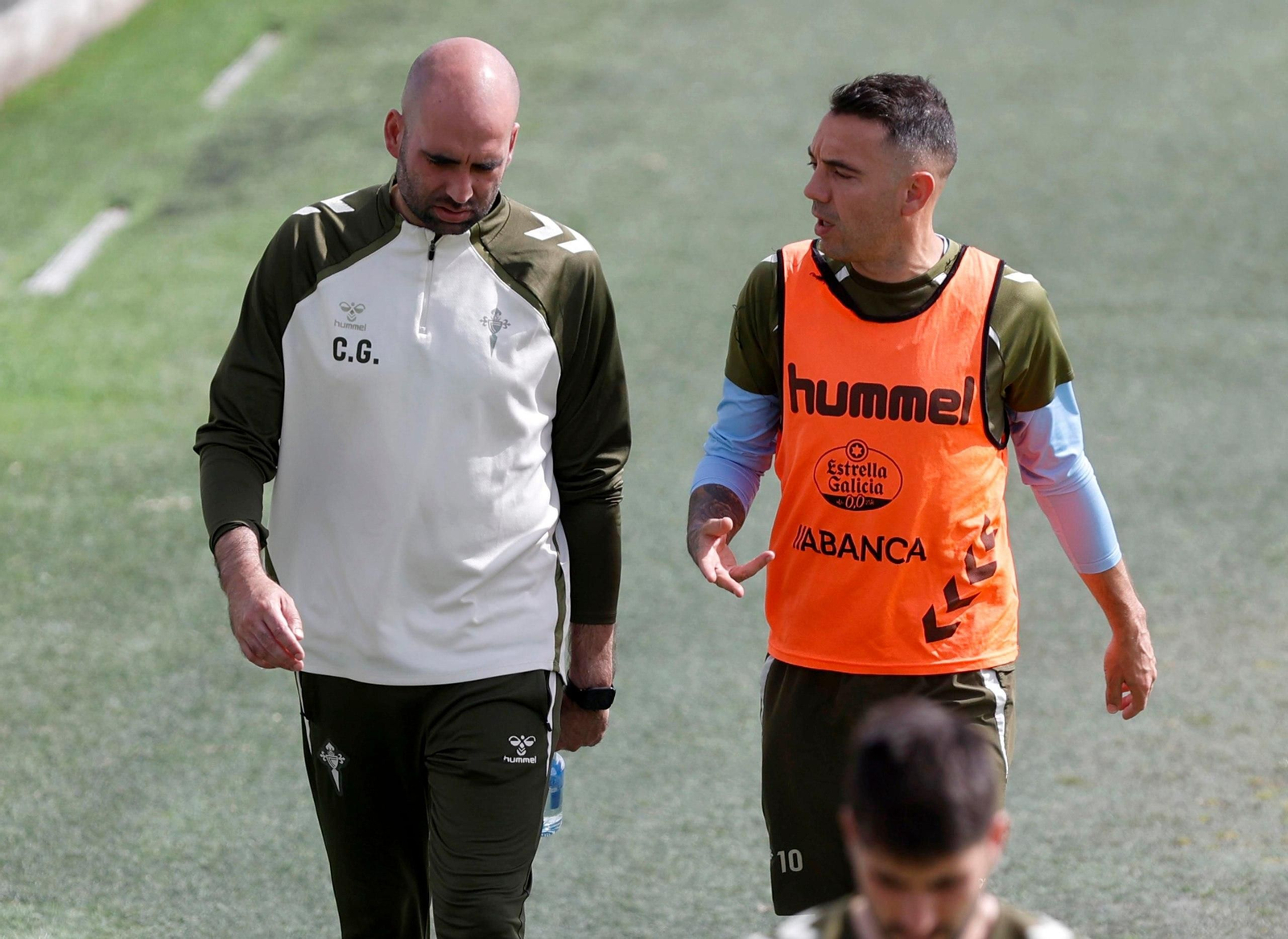 Galería | Aspas sonríe tras sellar su continuidad en el Celta