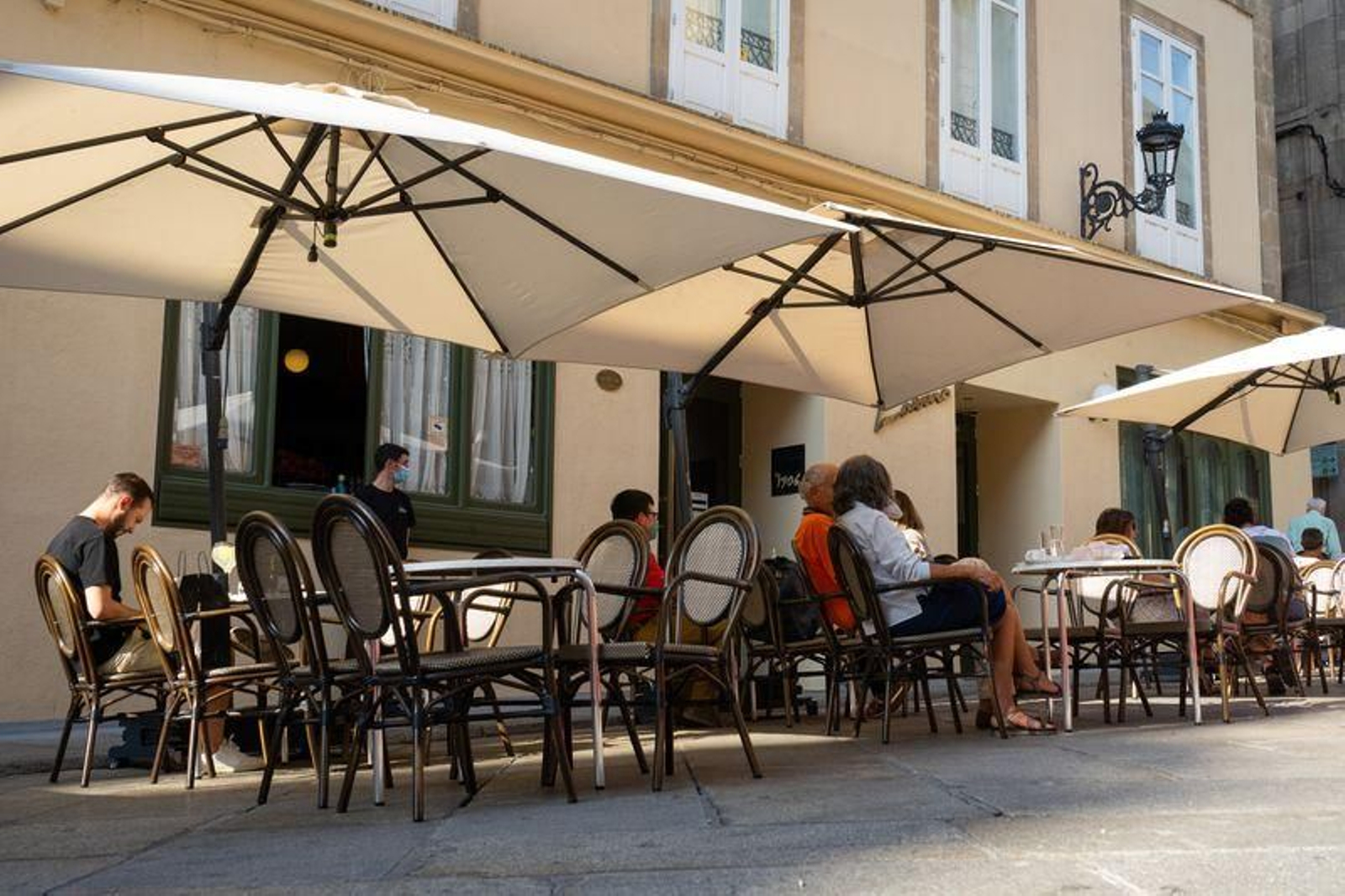 Ambiente en las terrazas del centro de la ciudad (FOTO: Miguel García).