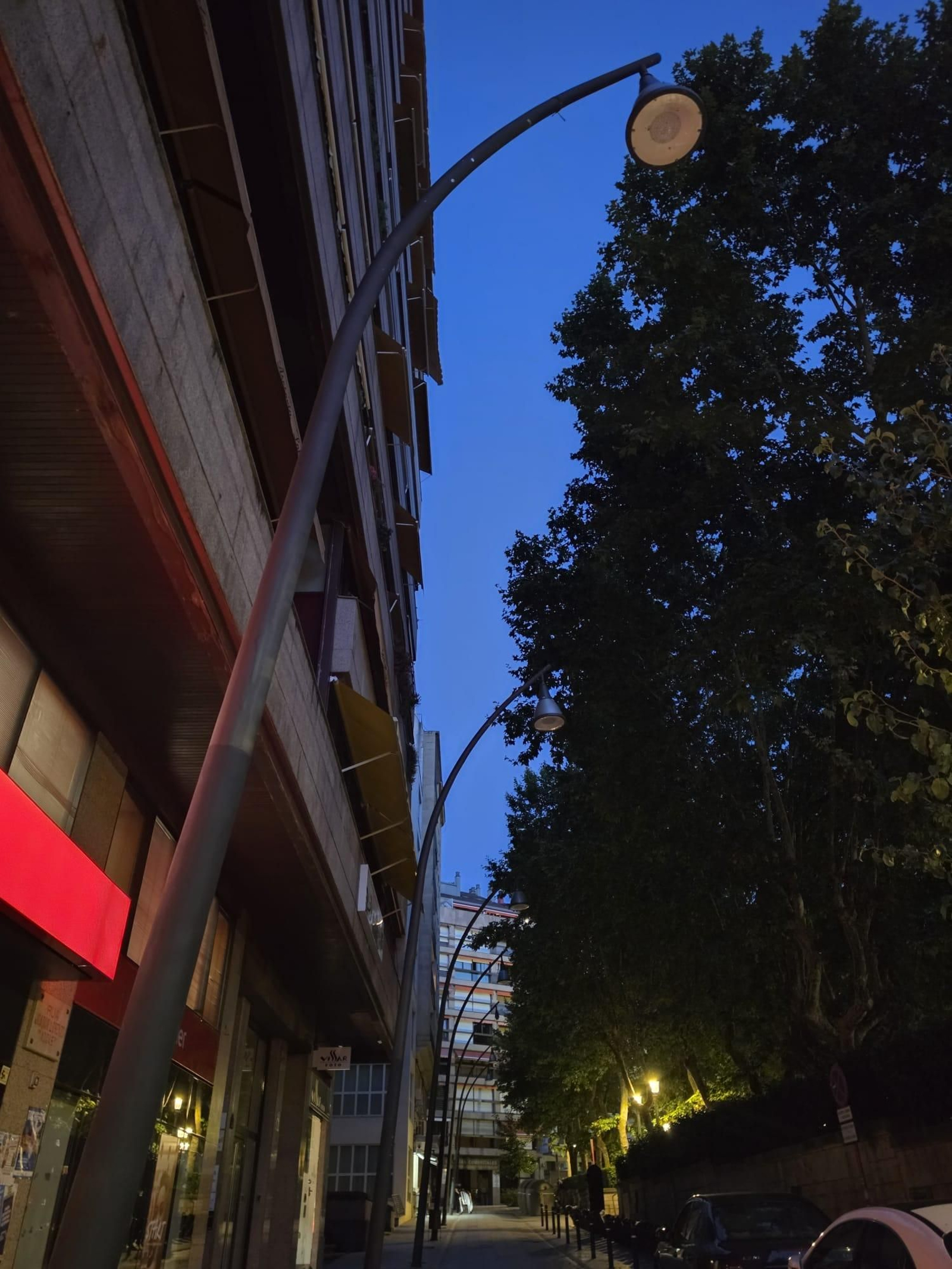 Galería | La ciudad de Ourense anocheció a oscuras en un nuevo apagón