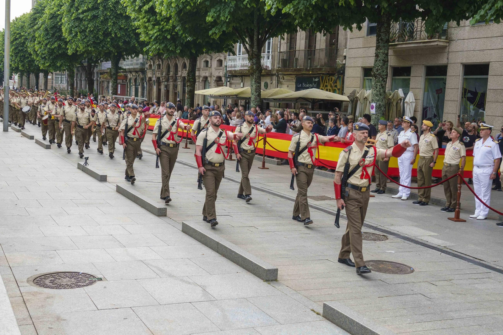 Galería | Comienza la programación del Día de las Fuerzas Armadas en Vigo