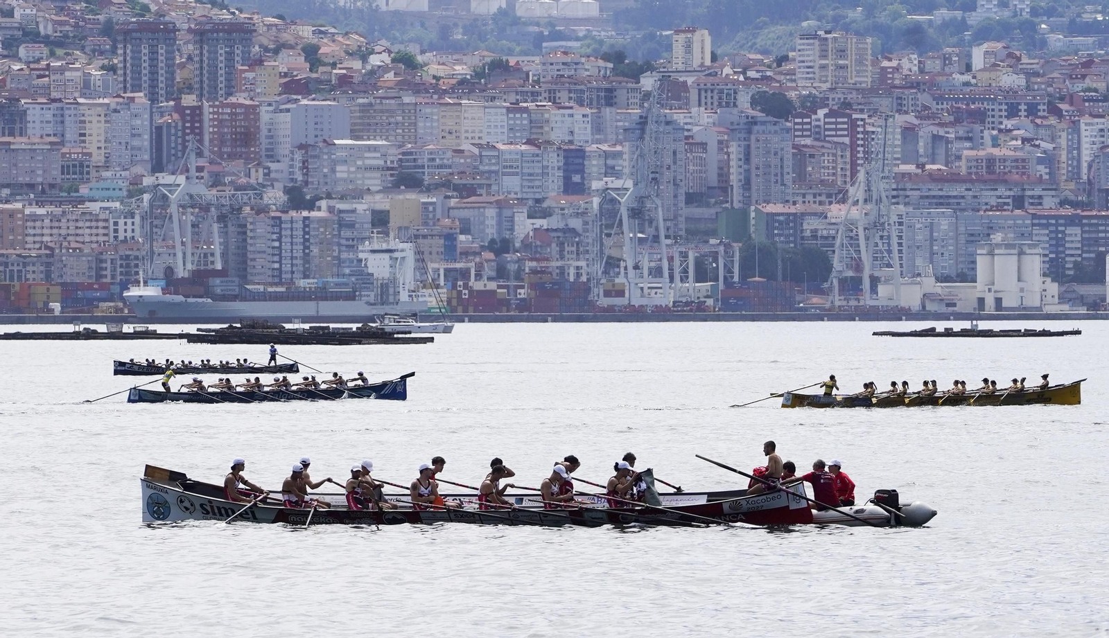 Galería | Las traineras toman la ría de Vigo con la Bandeira Concello de Moaña
