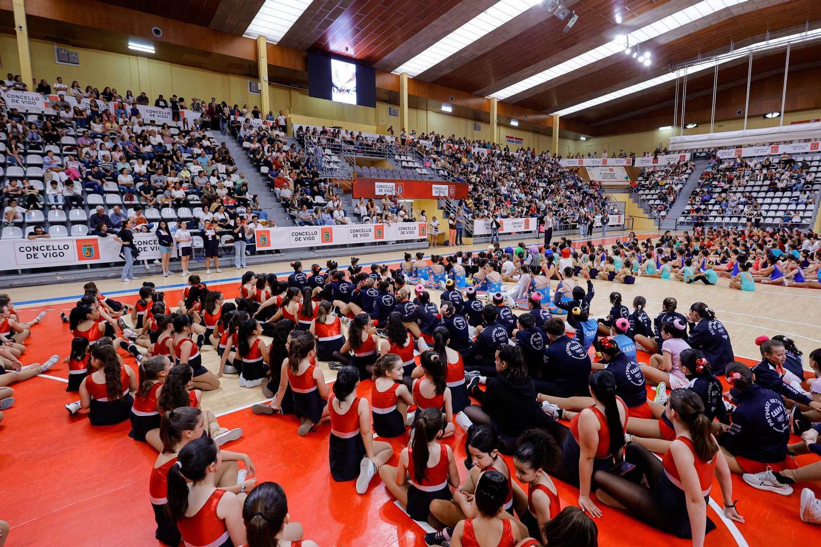 Galería | El pabellón de As Travesas celebra el Día do Patín