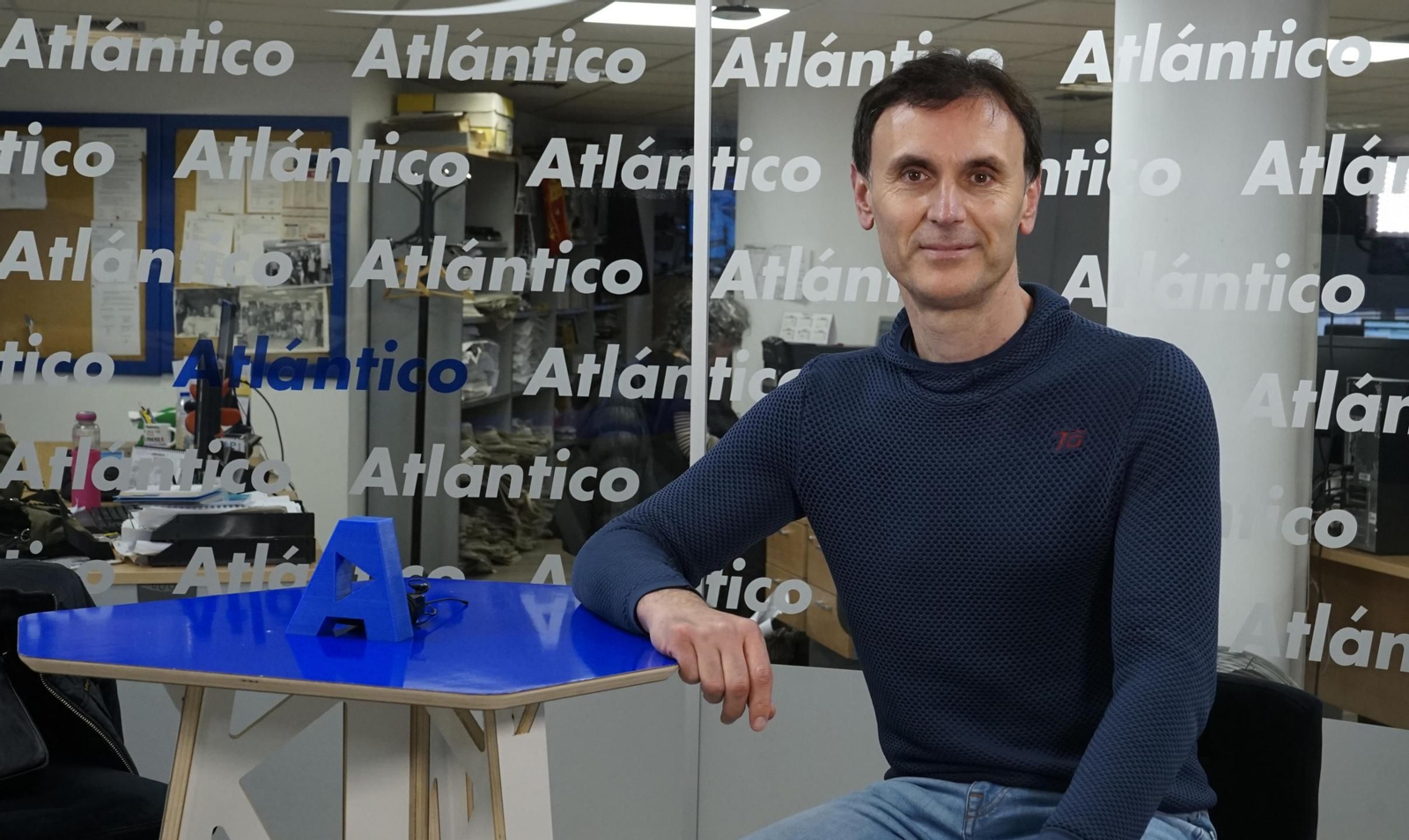 O físico Jorge Mira visitou o set de Atlántico para falar da súa carreira investigadora.