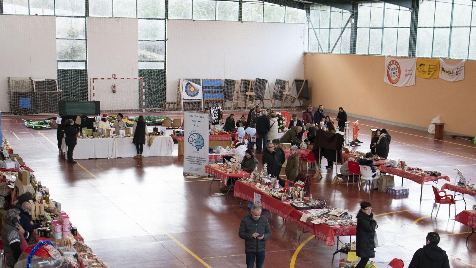 El mercadillo de Taboadela incluyó una visita de Papá Noel