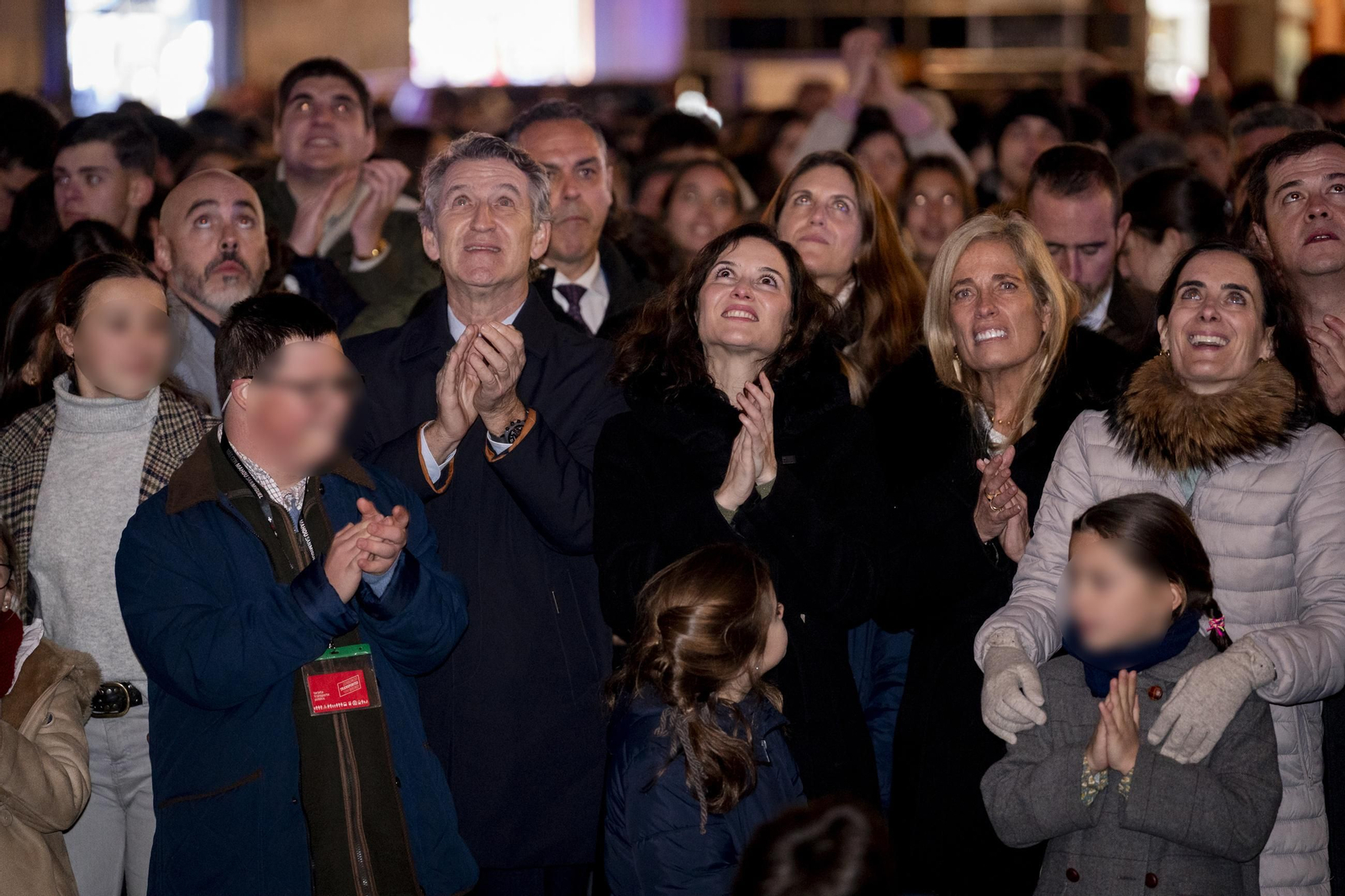 El presidente del Partido Popular, Alberto Núñez Feijóo y la presidenta de la Comunidad de Madrid, Isabel Díaz Ayuso, asisten al concierto del grupo Hakuna