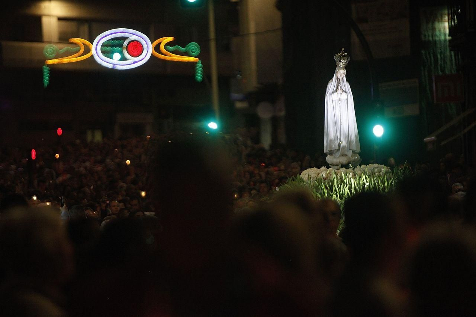 Paso de la Procesión de la Virgen de Fátima