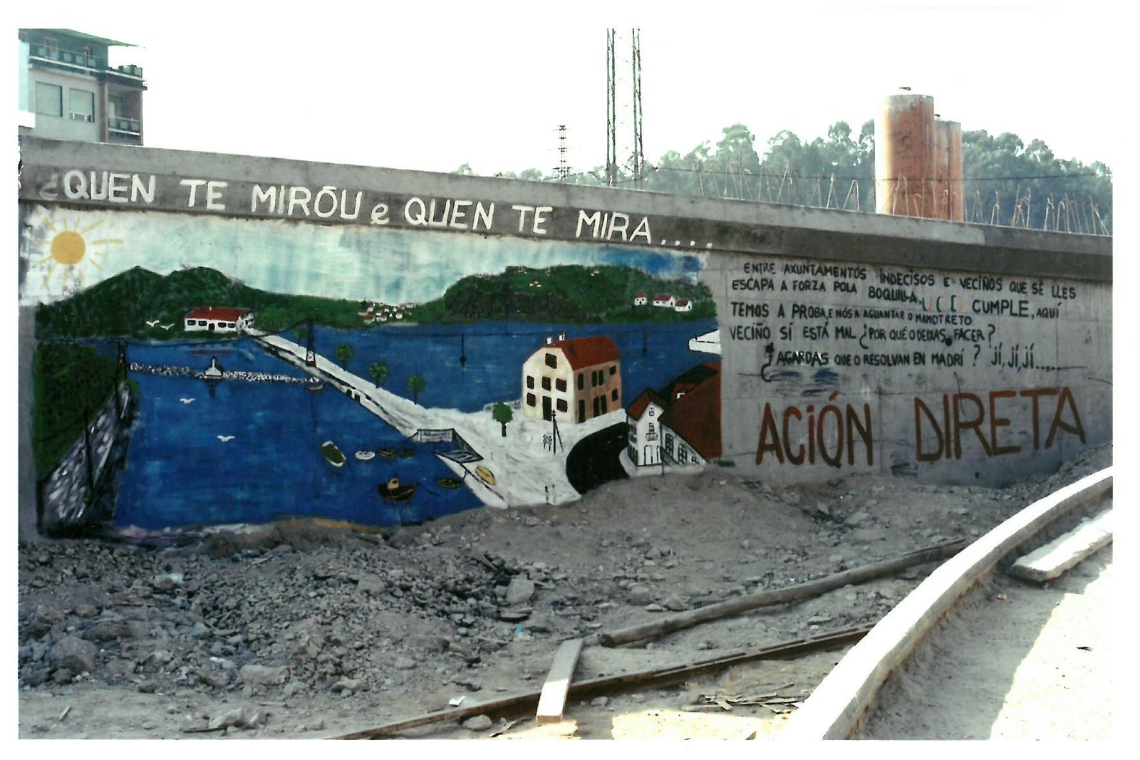 Imagen del grafiti original pintado con Titanlux sobre el hormigón del Scalextric en 1980.