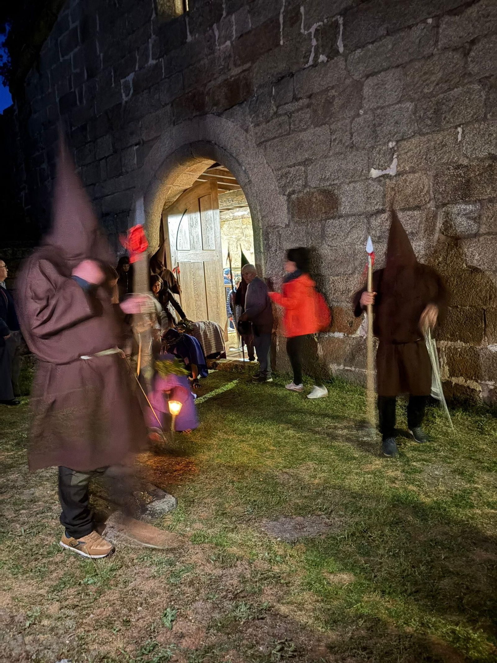 Galería | Las tinieblas y la procesión de los Penitentes conquistan Oímbra