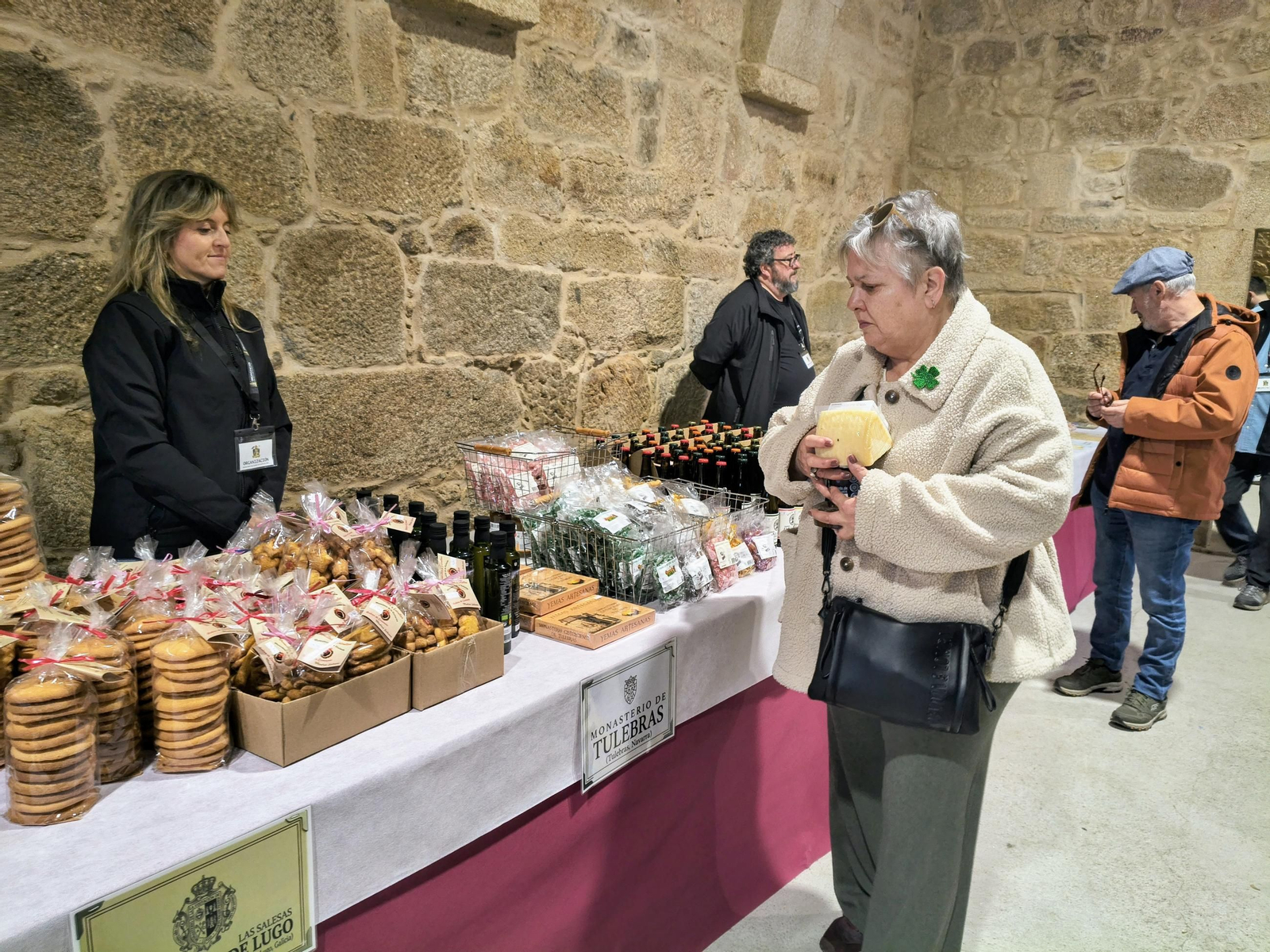 Uno de los puestos de la feria de productos monacales celebrada en el Monasterio de Lérez.