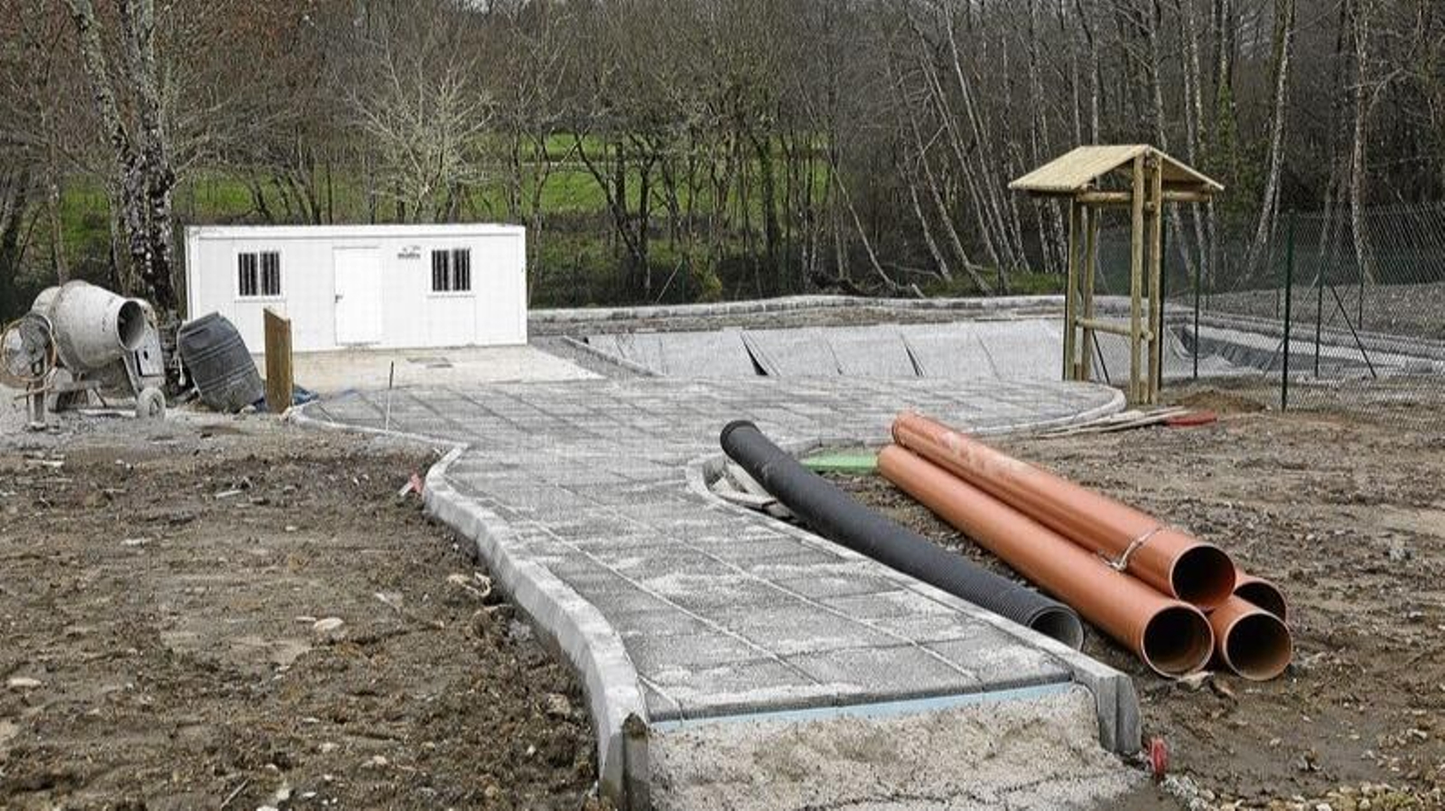 Las obras de la futura estación depuradora de aguas residuales de Barxés, en Muíños. (FOTO: MIGUEL ÁNGEL)