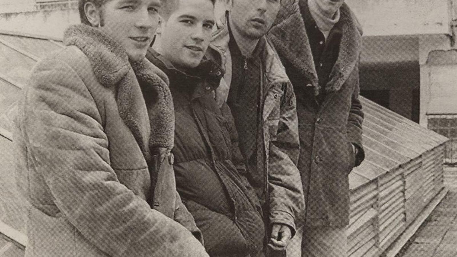 Los jugadores en el patio de Florentino Cuevillas.
