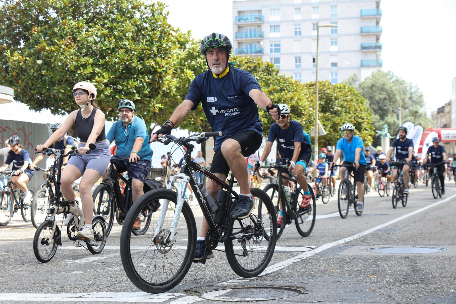 Galería | El ciclismo toma Vigo con la primera edición del Día de la Bici de Atlántico