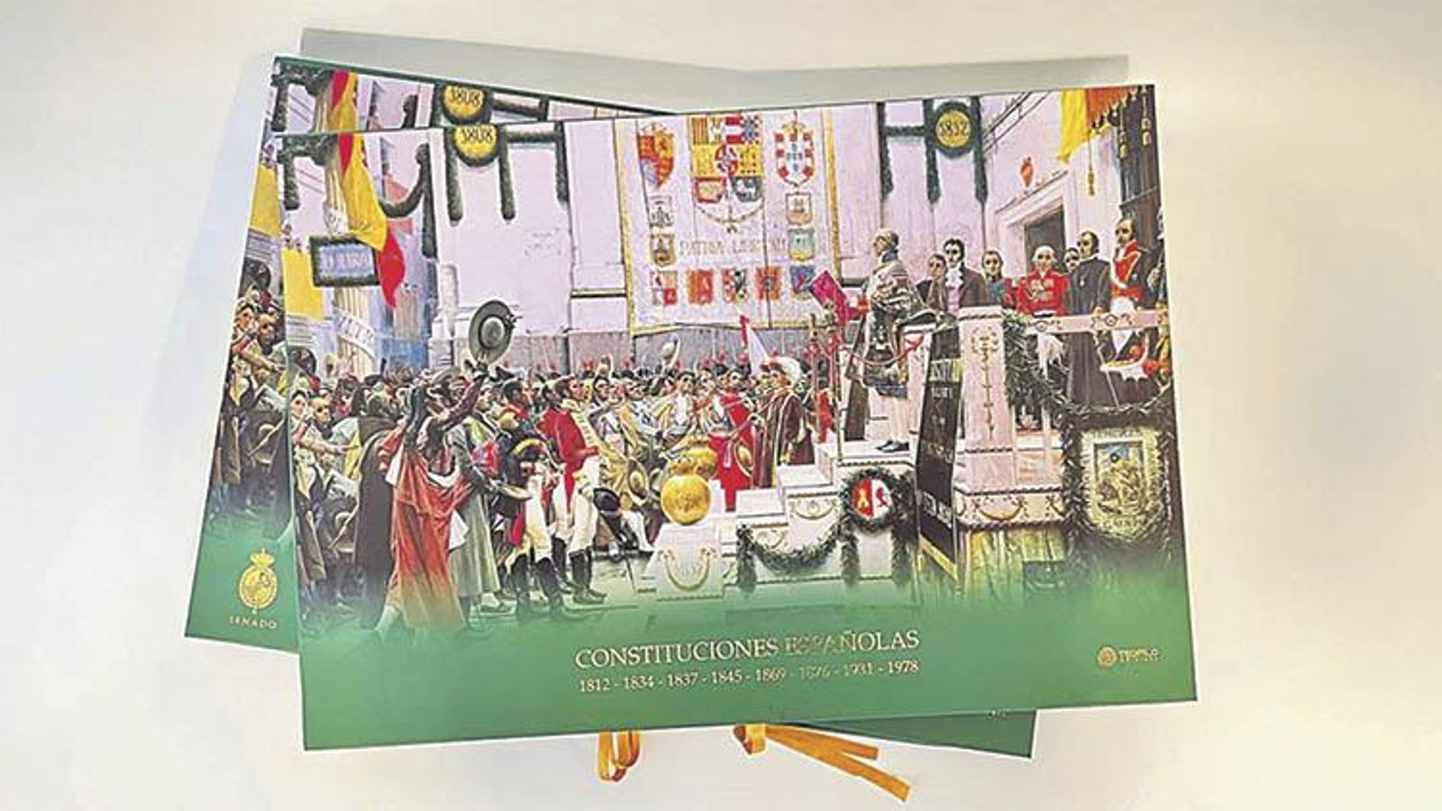 Caja de presentación de la nueva edición de las Constituciones Españolas de Teófilo Edicións.