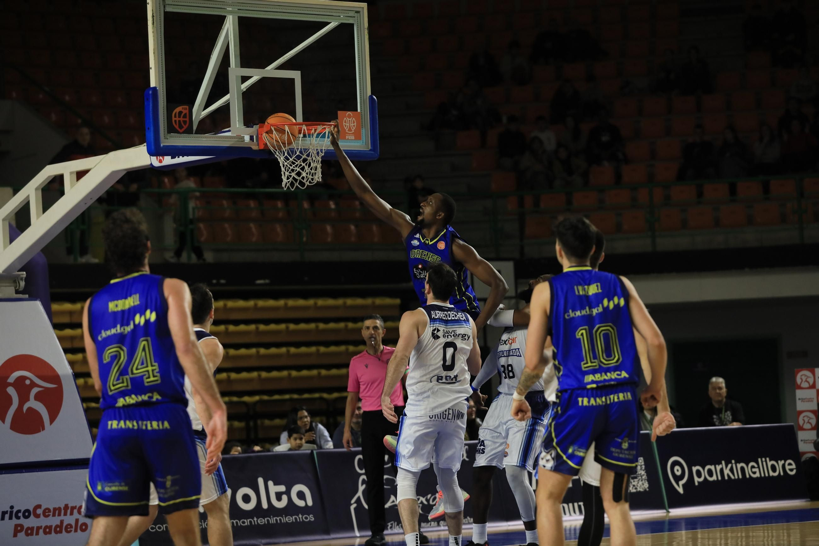 Galería |  El milagro en el Pazo para el COB fue competir