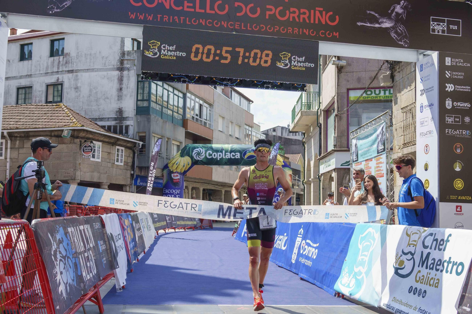 Alejandro Rodríguez terminó el triatlón en menos de una hora.
