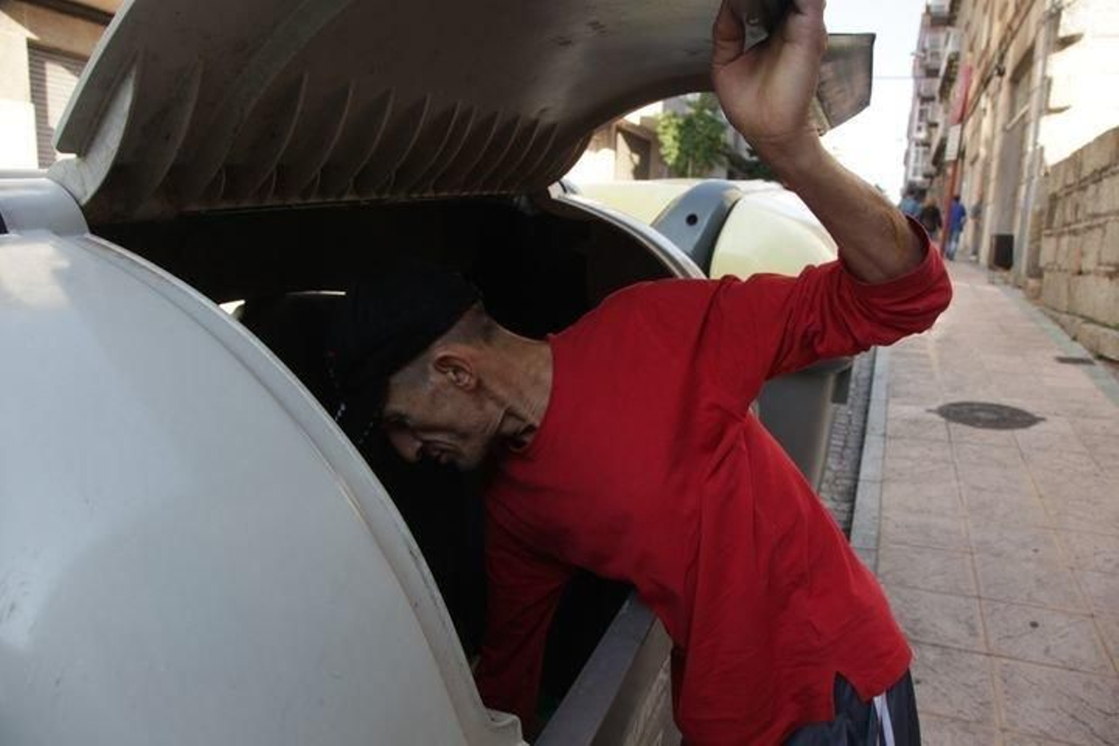 José Manuel Camiña fue la persona que halló al bebé dentro del contenedor.