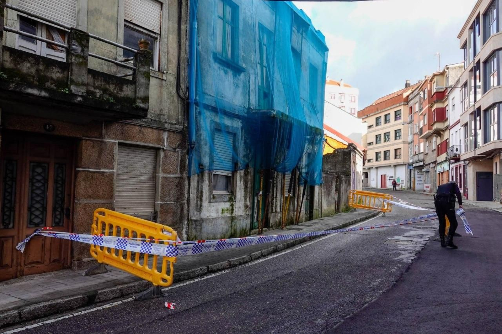 La Policía Local precinta el inmueble situado en el número 49 de la calle Santa Tegra.