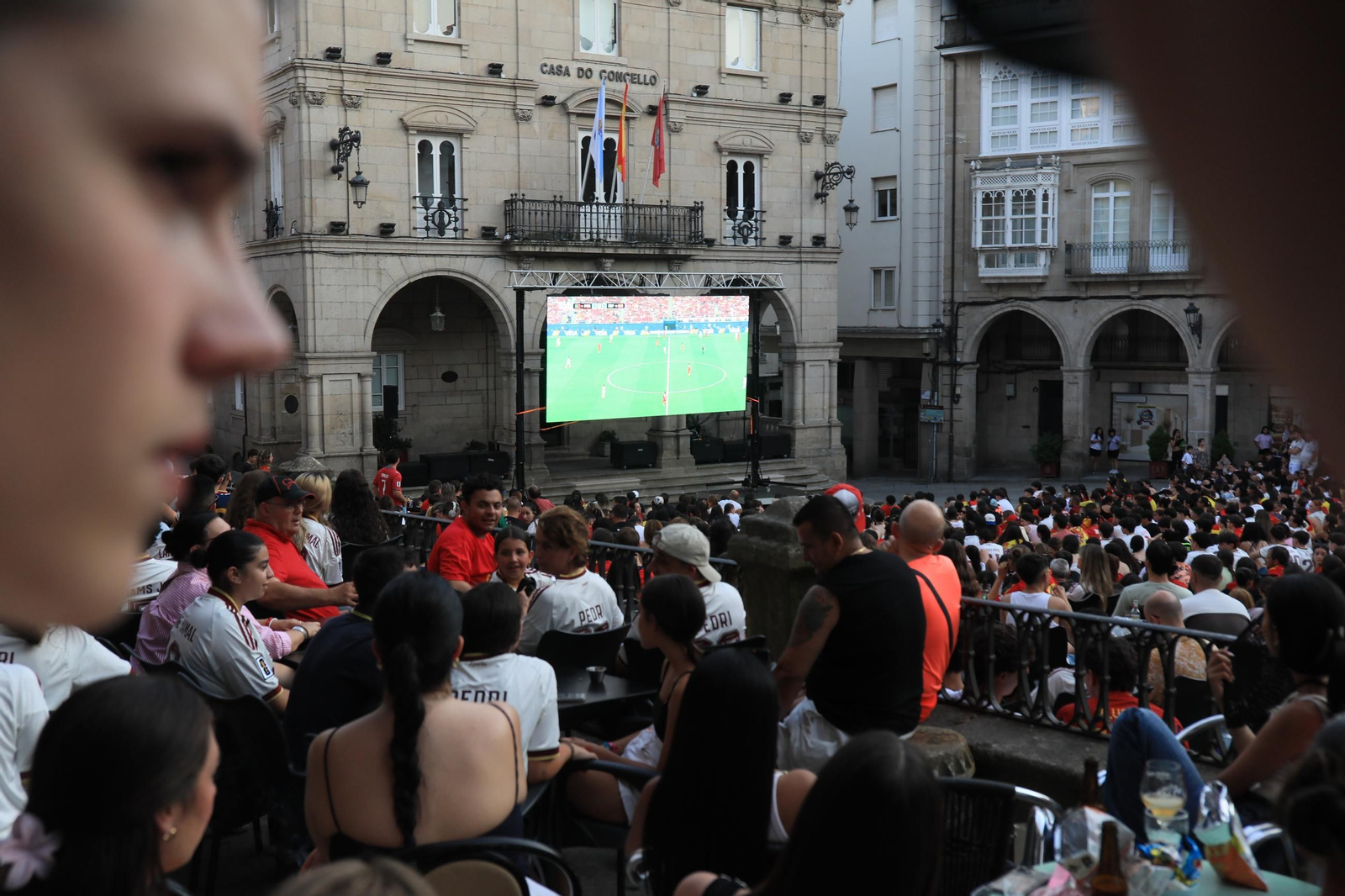 Galería | Ambiente y expectación en las terrazas de Ourense para disfrutar del partido de la selección española ante Portugal , en fotos