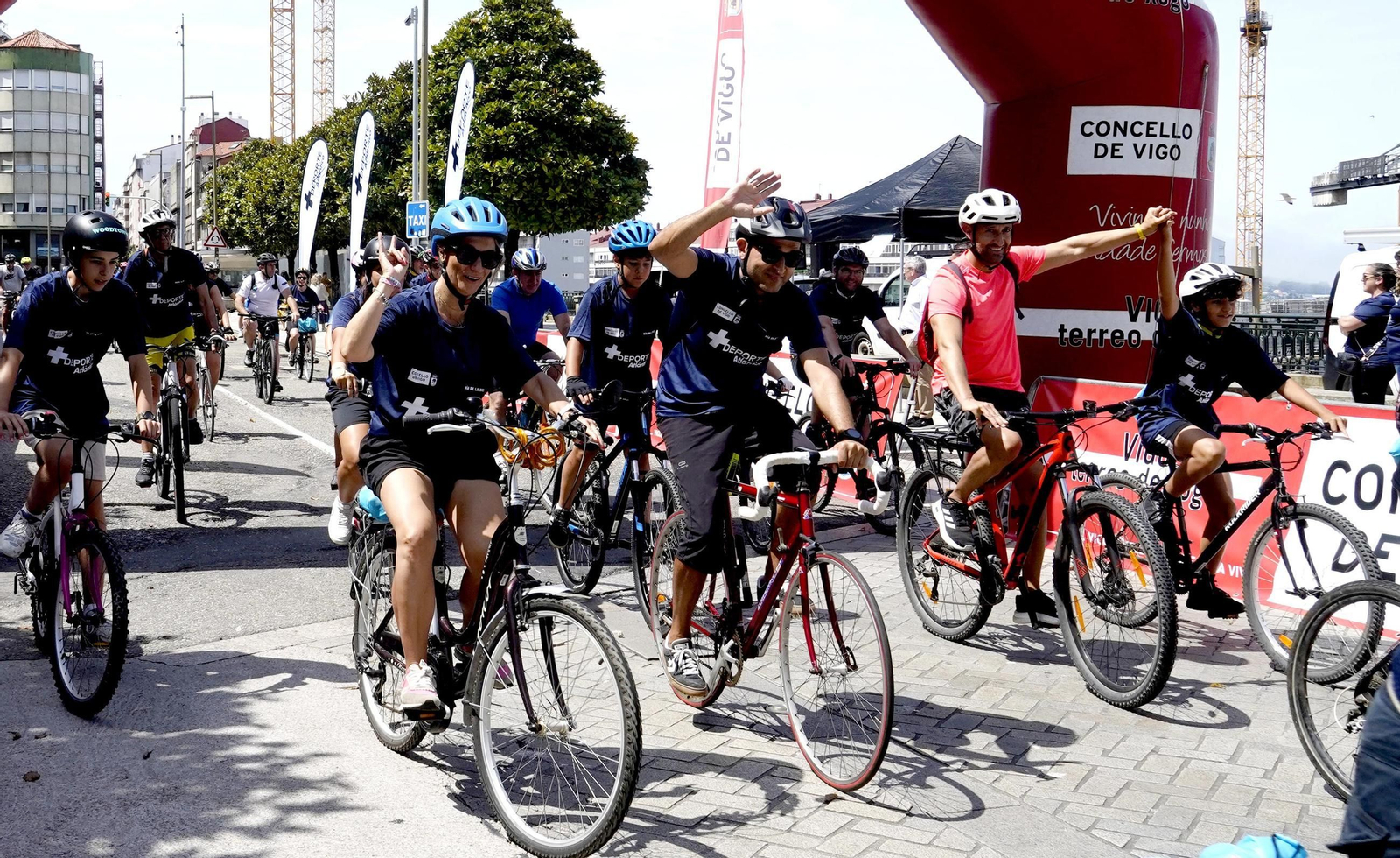 Galería | El ciclismo toma Vigo con la primera edición del Día de la Bici de Atlántico