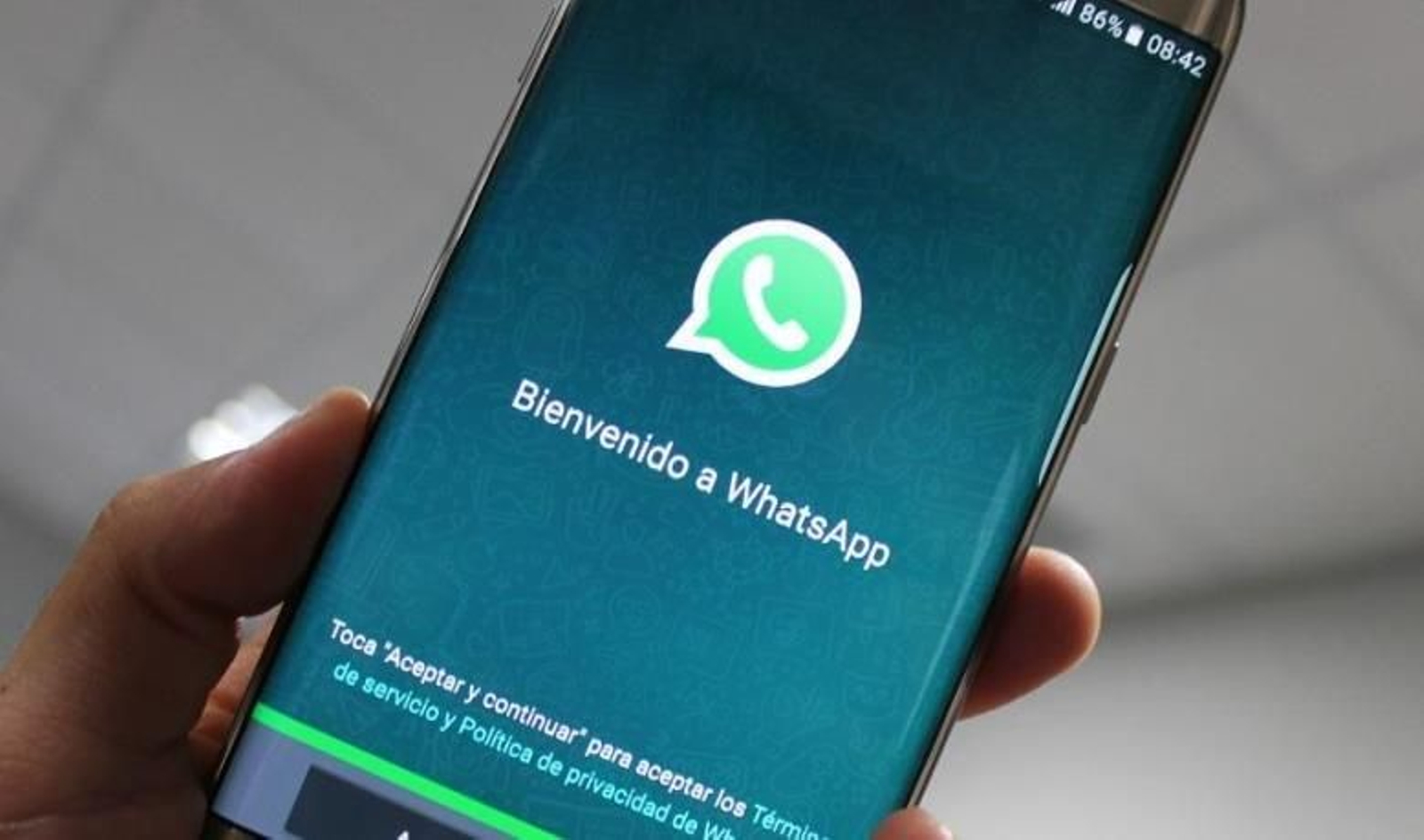 El enlace imita el protocolo de las web seguras,  pero es un timo que pretende hacerse con los datos de quienes cliquen.