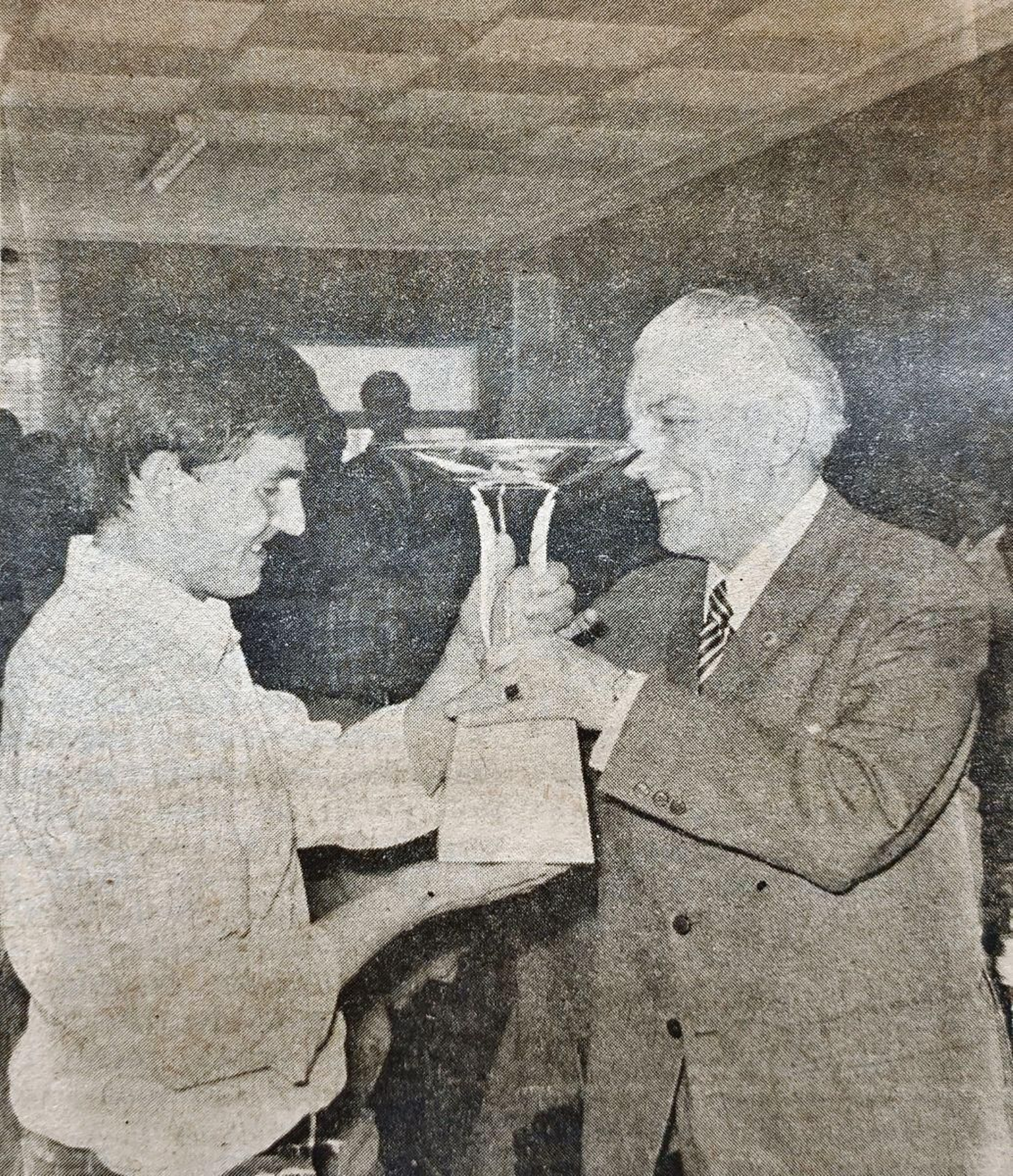 A la derecha, Anastasio Bartolomé Sobrino en una entrega de trofeos.