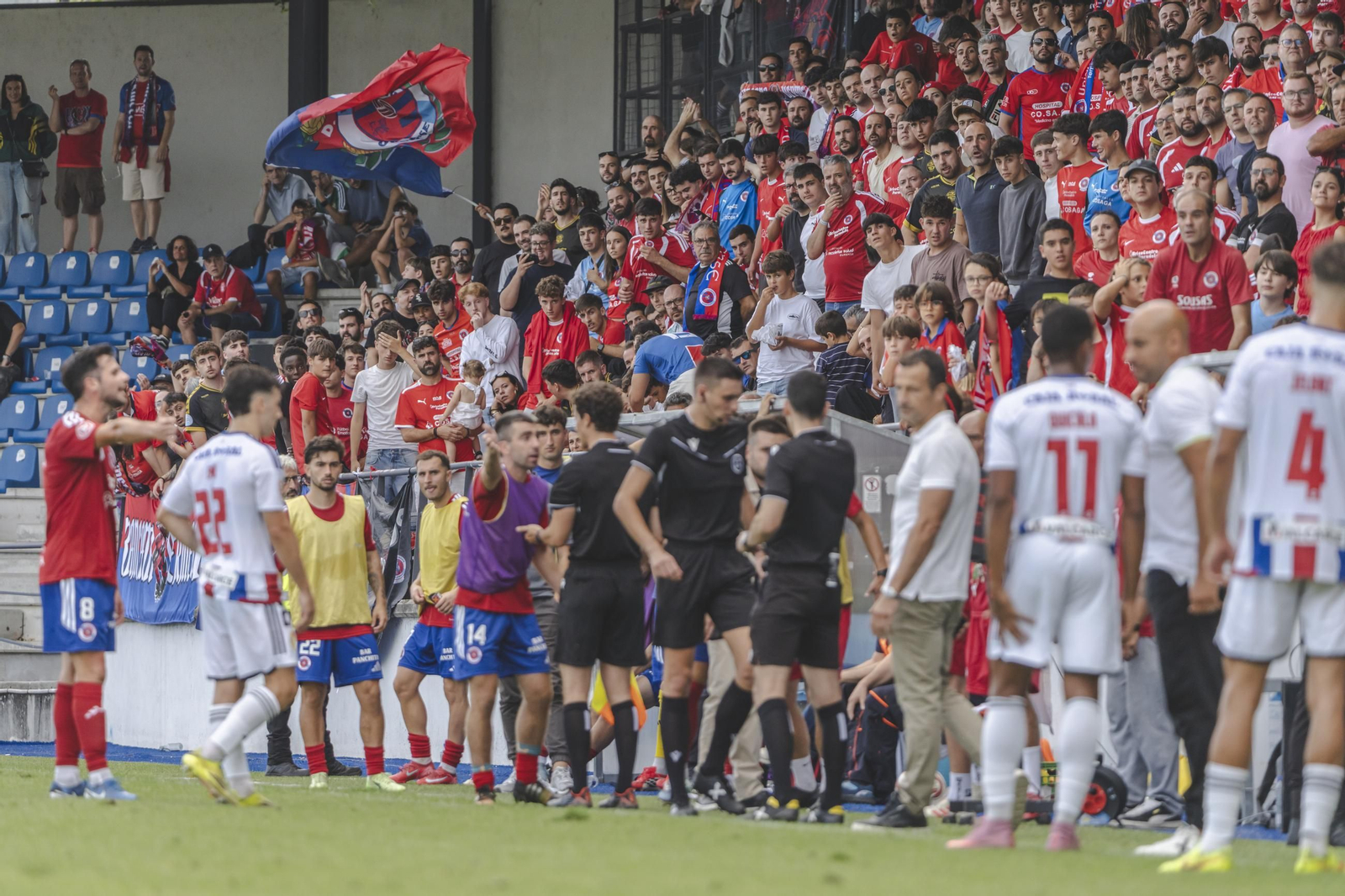 Galería | O Couto disfruta con el estreno de la UD Ourense en Primera Federación, en fotos
