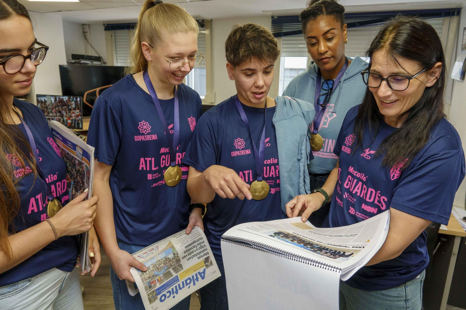 Galería | El Guardés visitó Atlántico para celebrar la Copa Europea de balonmano