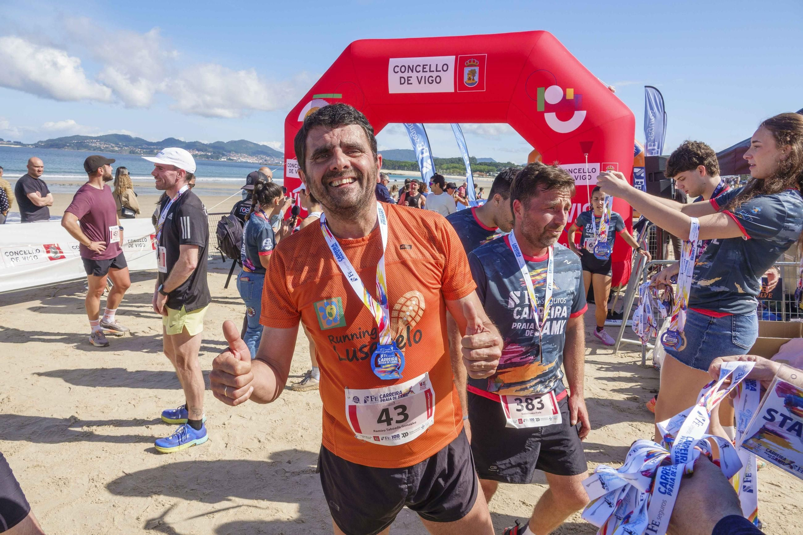 Galería | 1.000 corredores inundan Samil