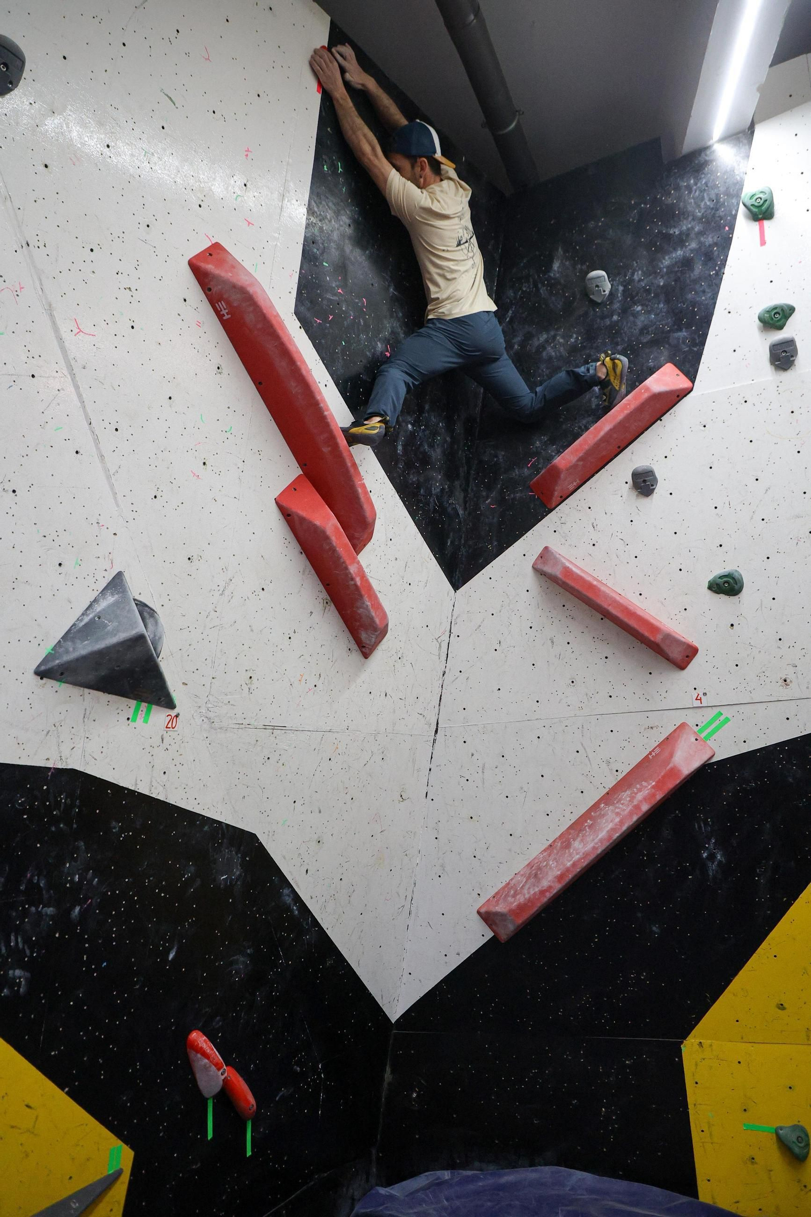 Galería | Unas 60 personas participan el Open de Escalada Búlder de +Deporte Atlántico